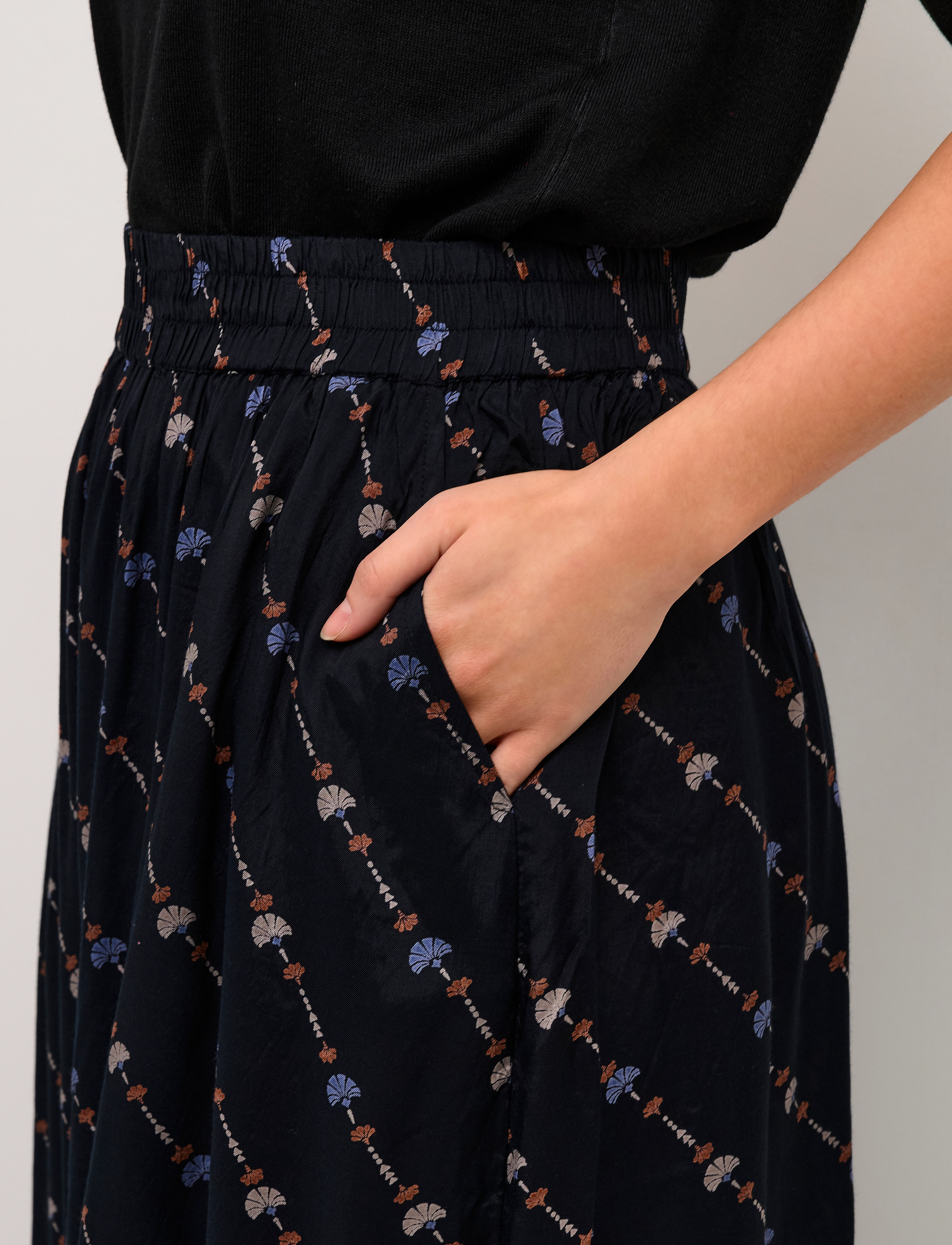 Kaffe - KAliro Skirt - black / infinity graphic lines - 5