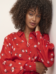 Kaffe - KAobina Oline Dress - skjortklänningar - fiery red flower print - 5