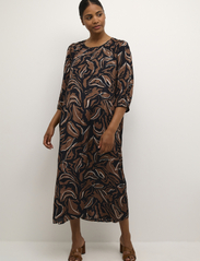 Kaffe - KAdorita Dress - skjortekjoler - black/soft silt leaf print - 2