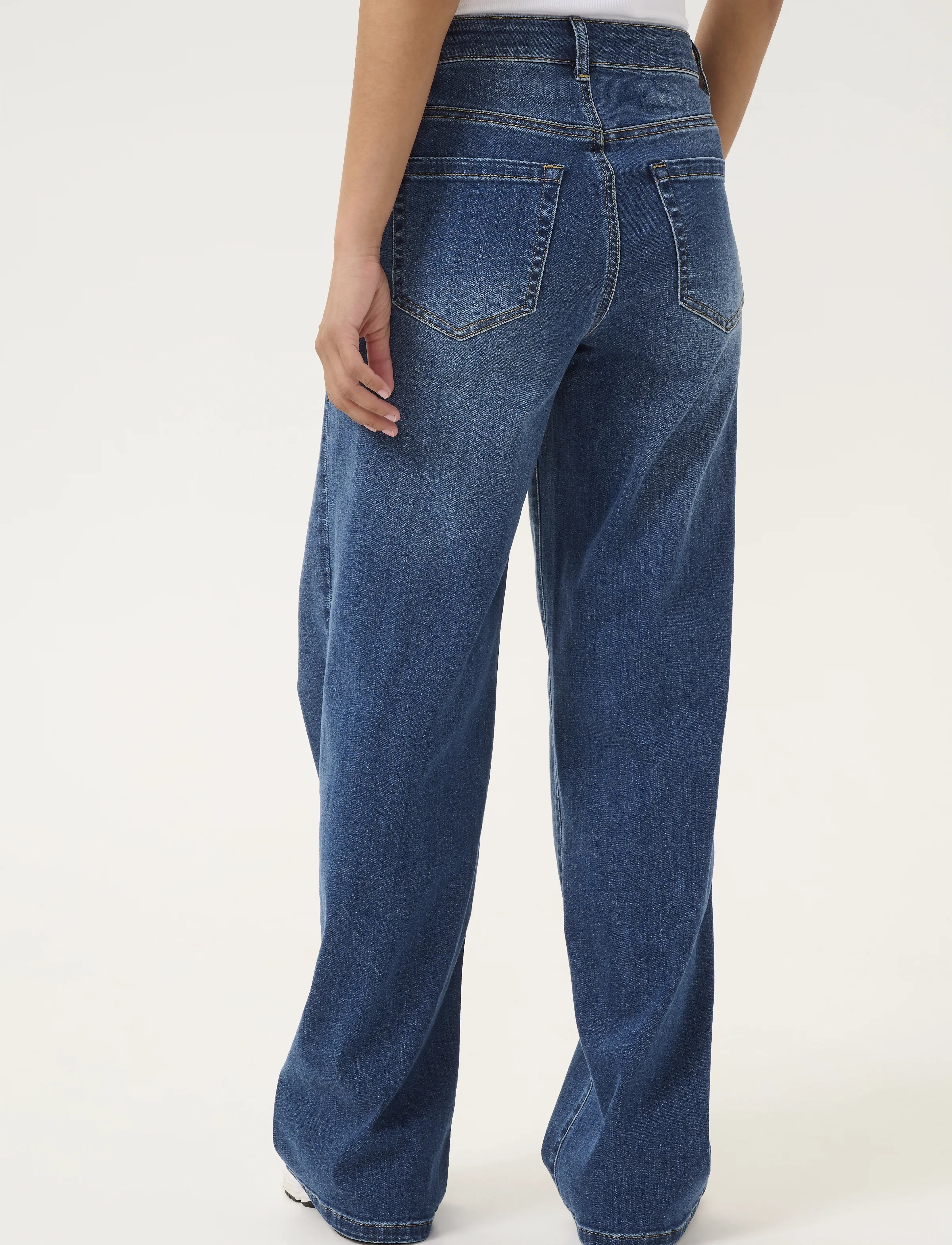 Kaffe - KAkarla HW Wide Jeans - hosen mit weitem bein - medium blue washed denim - 4