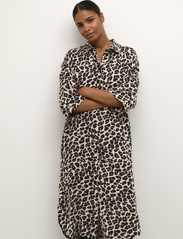 Kaffe - KAmarta Shirt Dress - skjortklänningar - leopard print - 2