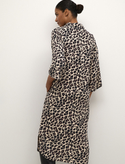 Kaffe - KAmarta Shirt Dress - skjortklänningar - leopard print - 4