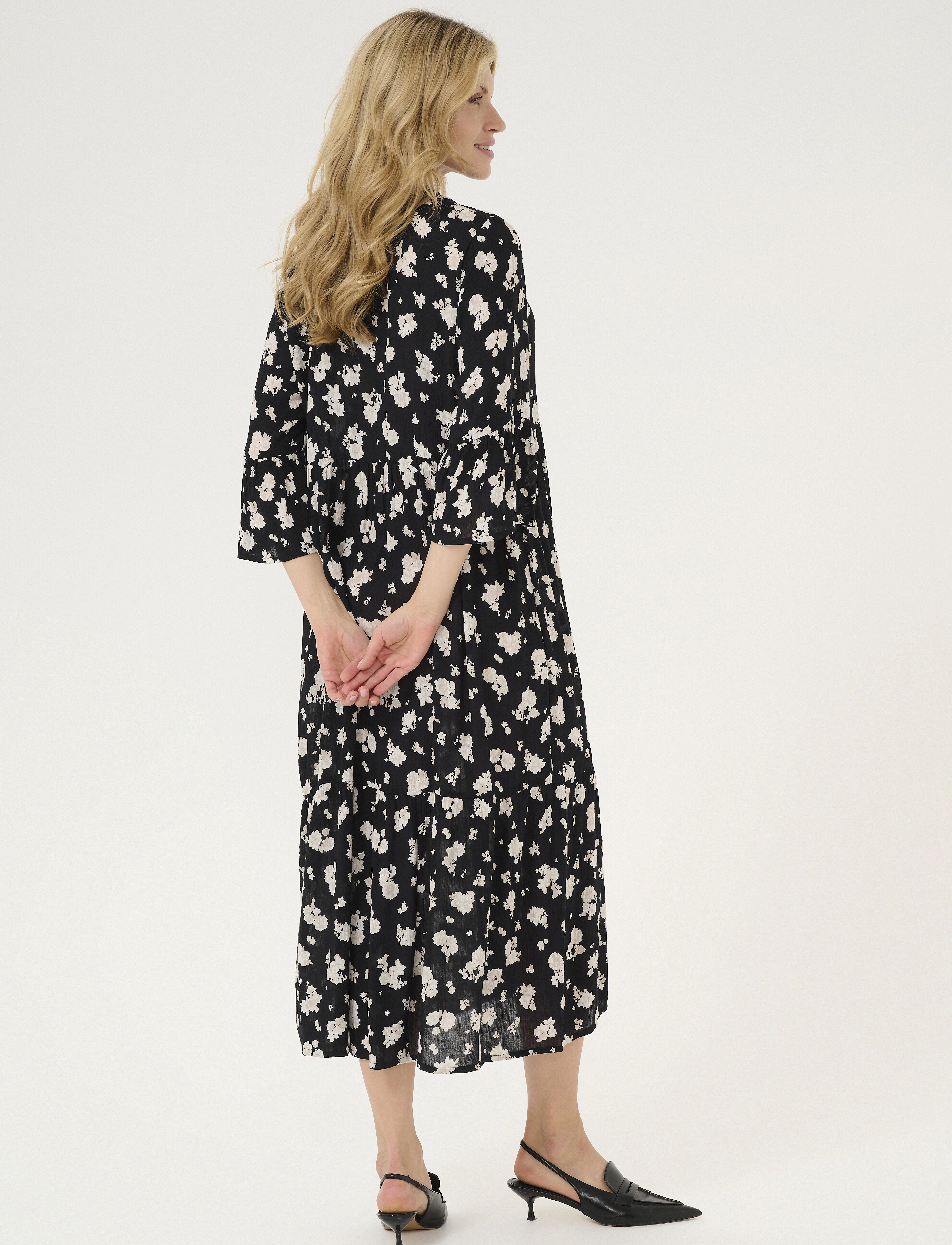 Kaffe - KAamber Long Layer Dress Printed - skjortekjoler - black/white flower print - 3
