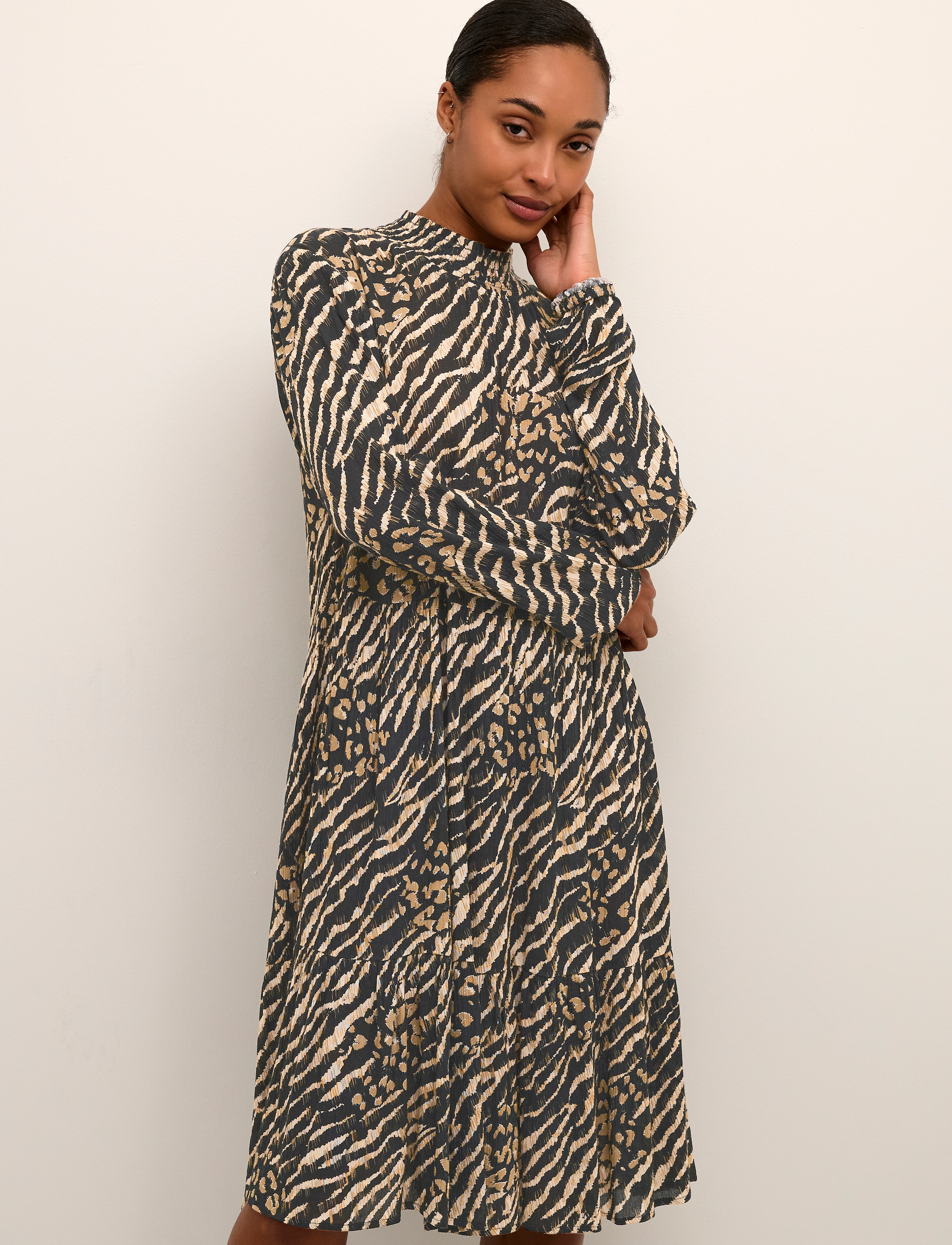 Kaffe KAamber Smock Dress Printed - Midimekot - BLACK AND BROWN ANIMAL PRINT / black