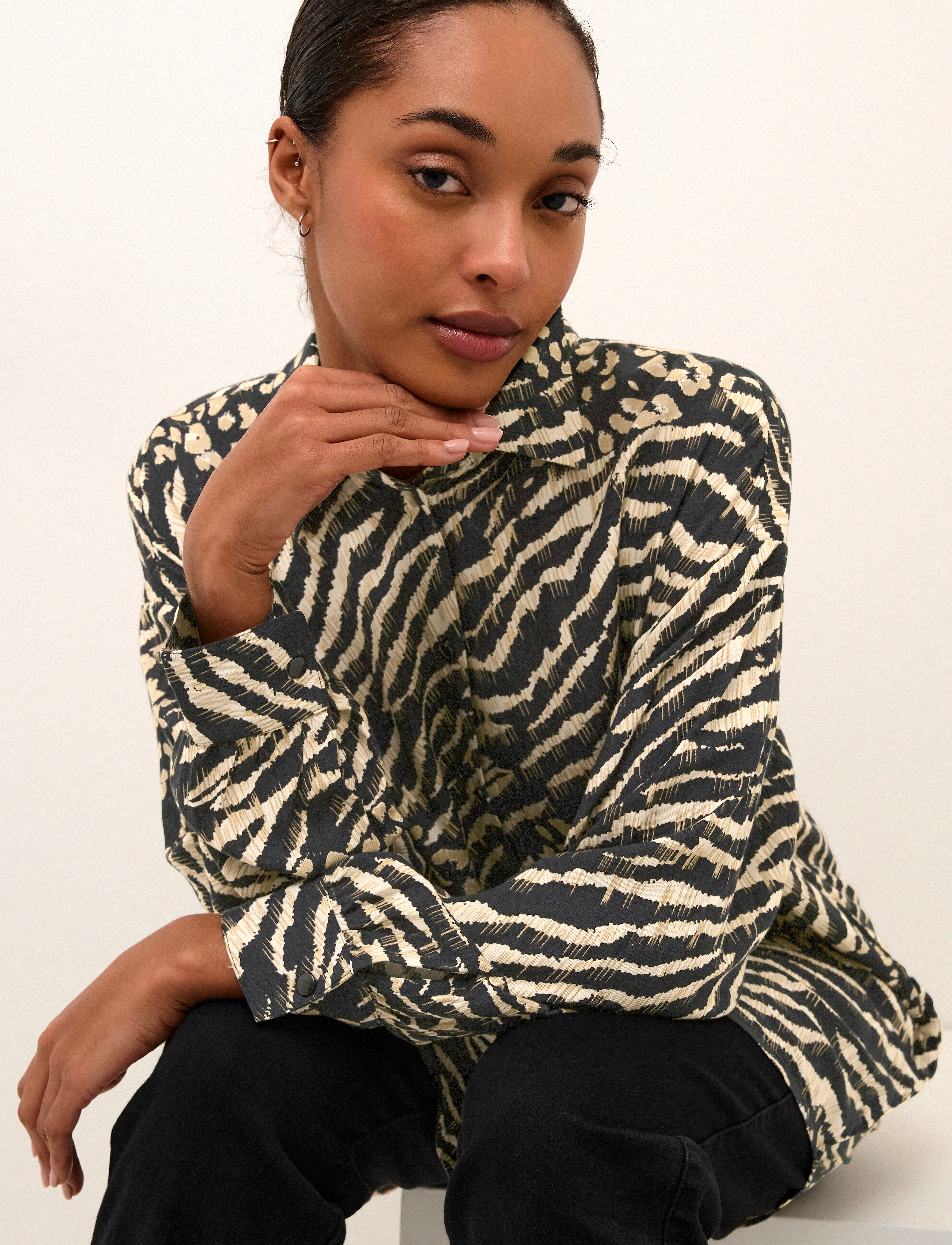 Kaffe - KAditte Shirt - langärmlige hemden - black and brown animal print - 5