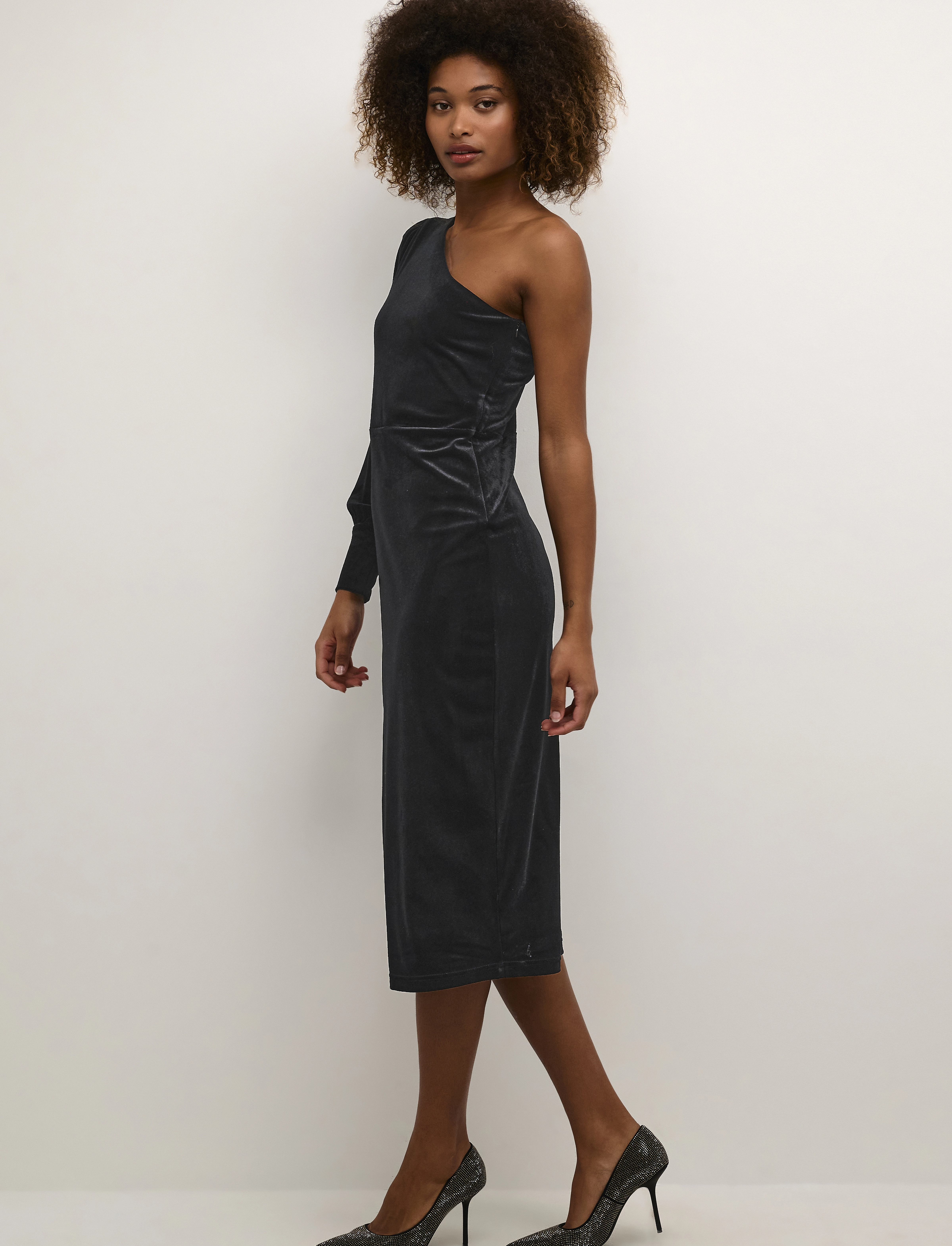 Kaffe - KAkelly One Shoulder Dress - midi kjoler - black deep - 4