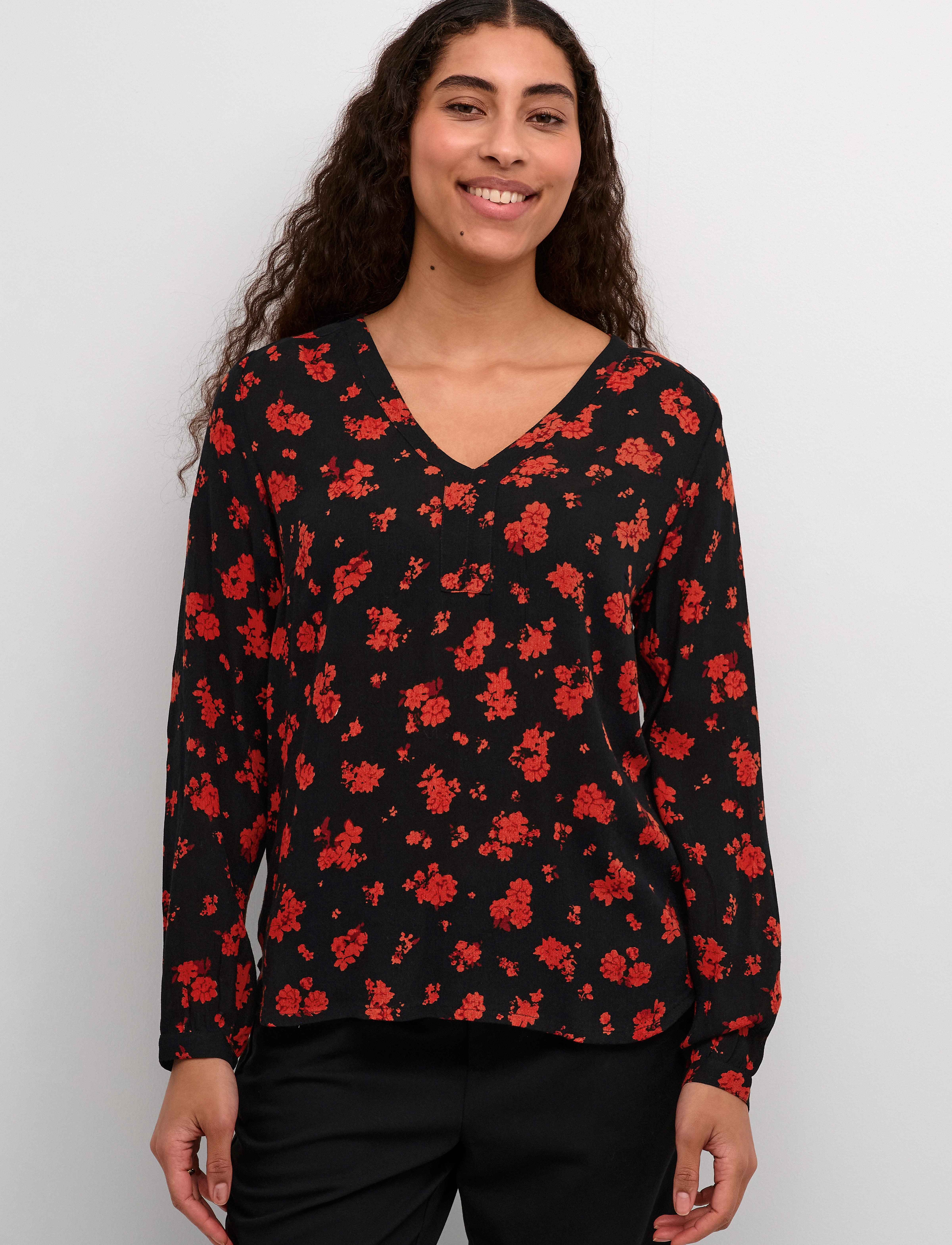 Kaffe - KAamber Blouse LS Printed - blouses à manches longues - black_red flower print - 0