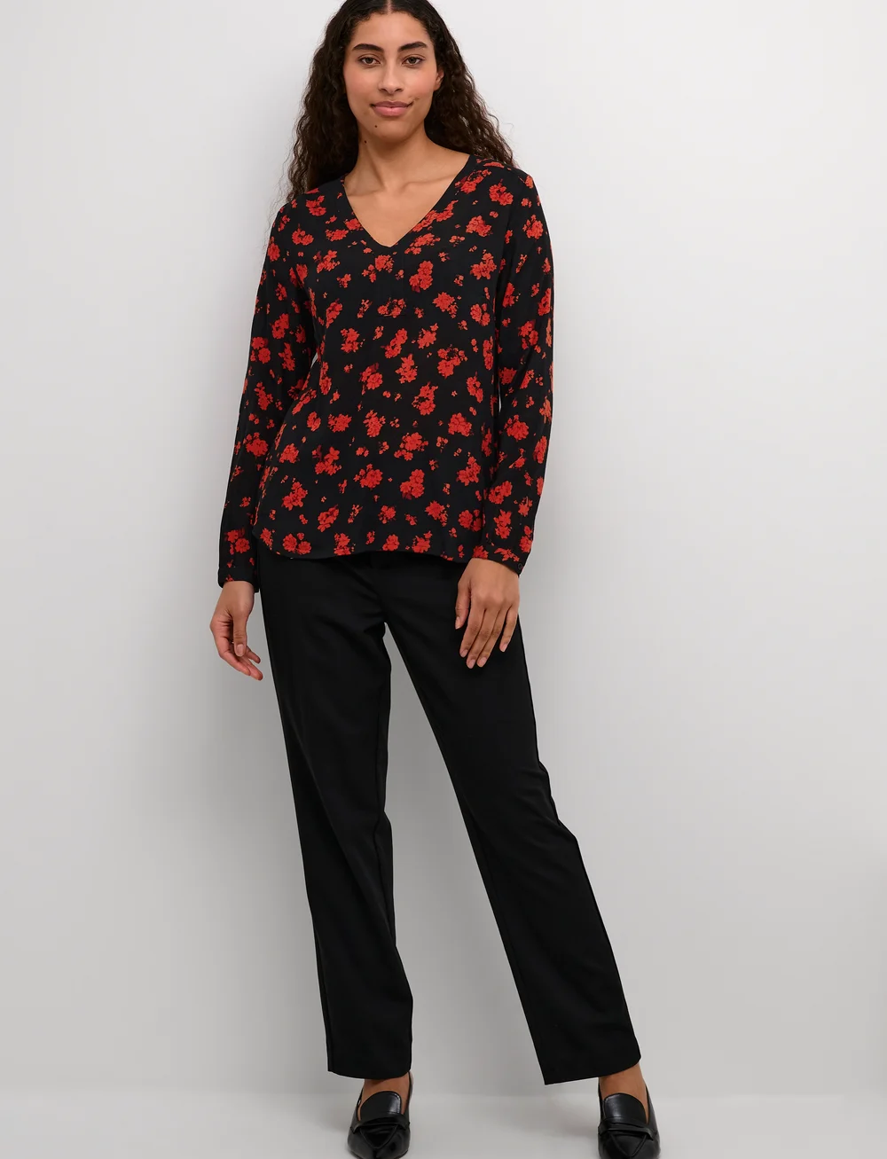 Kaffe - KAamber Blouse LS Printed - langärmlige blusen - black_red flower print - 3