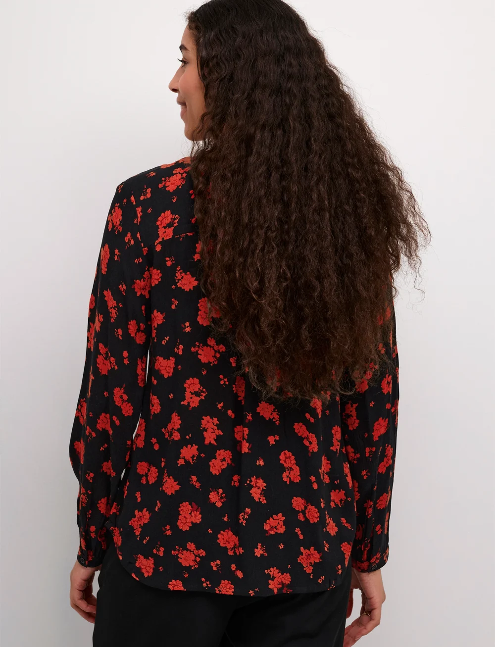 Kaffe - KAamber Blouse LS Printed - langärmlige blusen - black_red flower print - 4