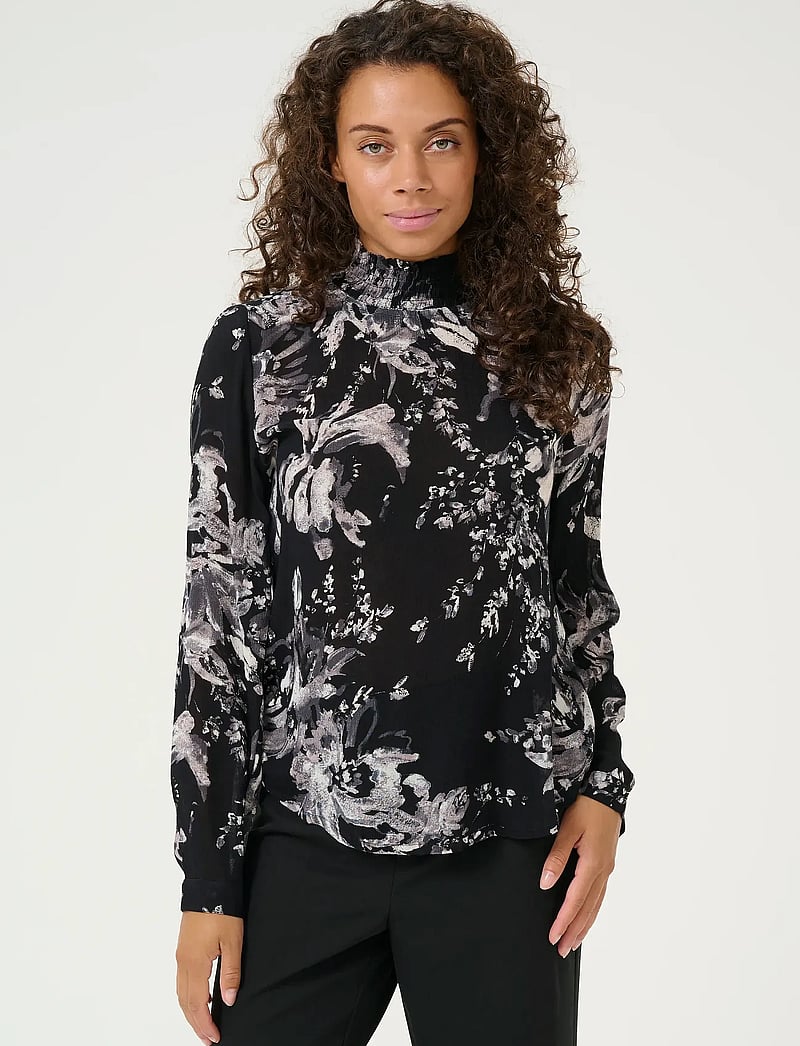 Kaffe - KAamber Smock Blouse Printed - langerma blússur - black/white painted flower - 0