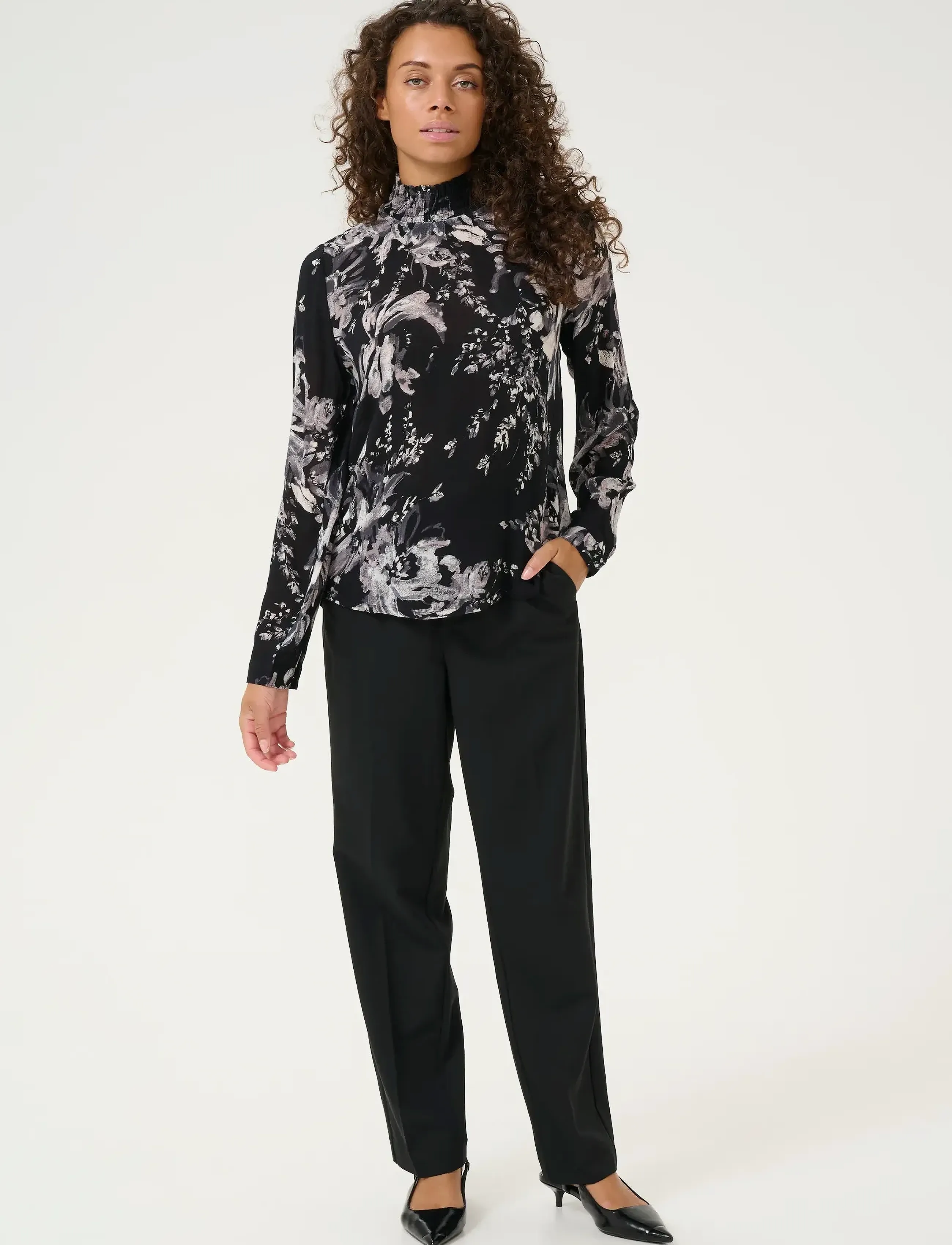 Kaffe - KAamber Smock Blouse Printed - langärmlige blusen - black/white painted flower - 3