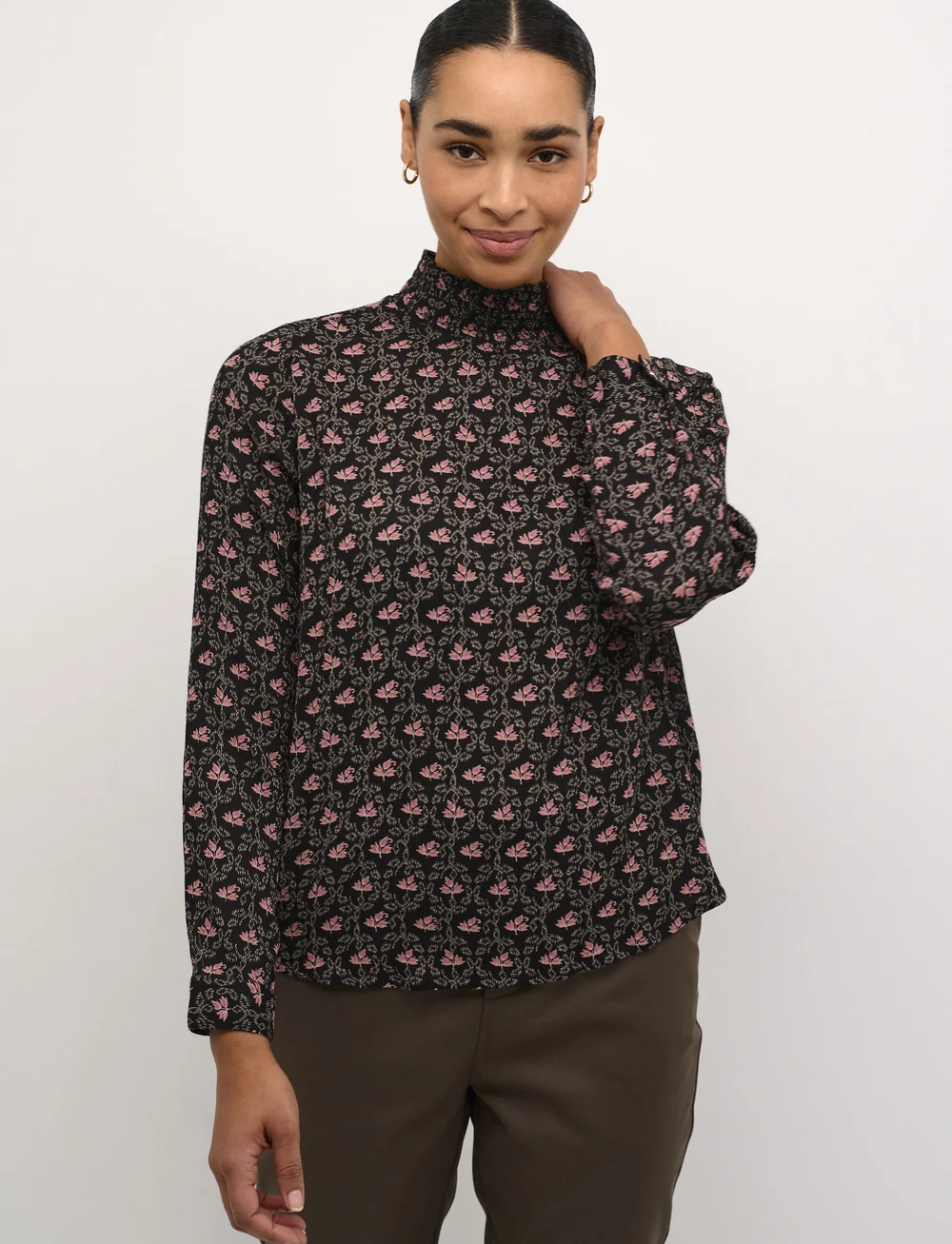 Kaffe - KAamber Smock Blouse Printed - langärmlige blusen - black_rosa flowers - 0