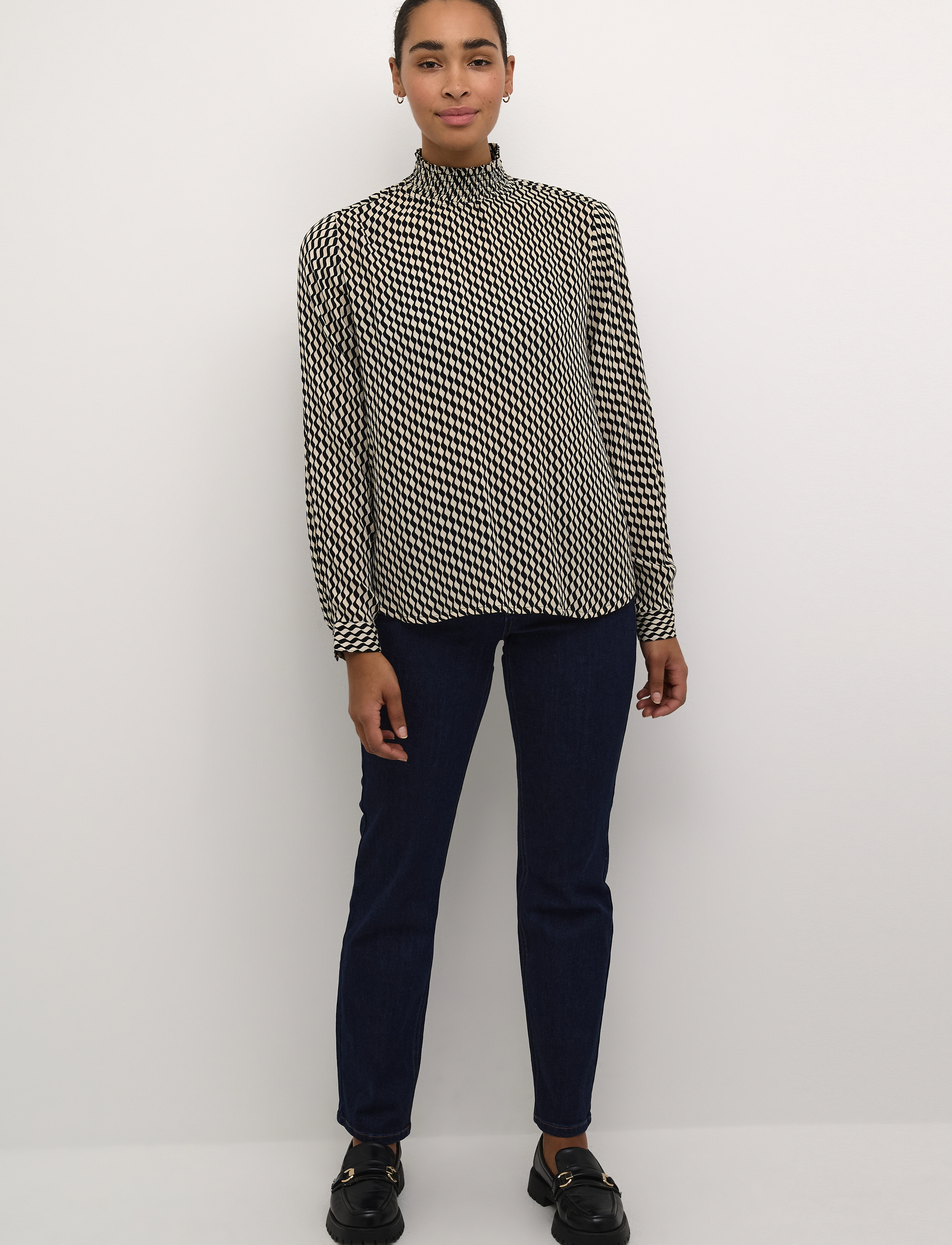 Kaffe - KAamber Smock Blouse Printed - långärmade blusar - black_white wavy print - 3