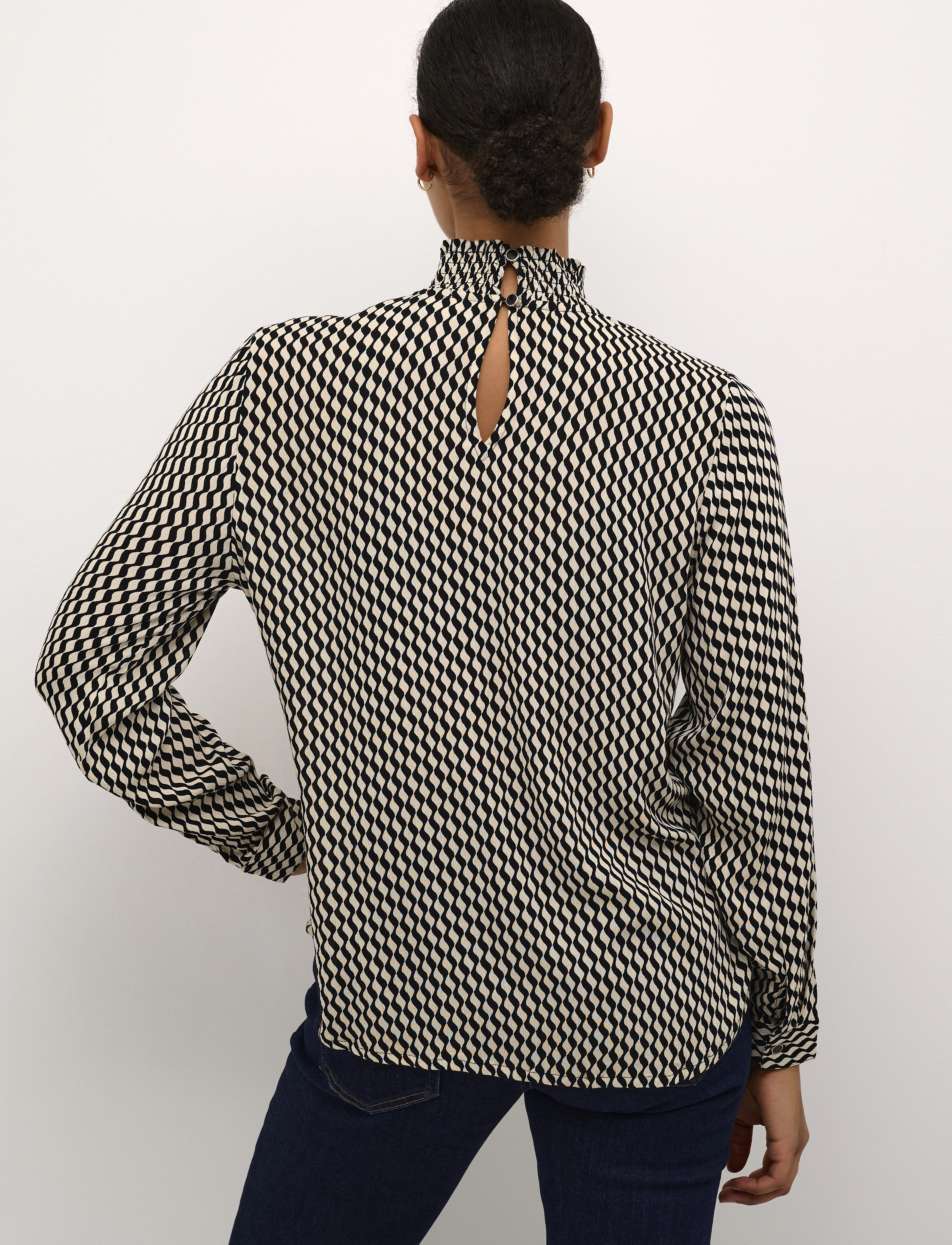Kaffe - KAamber Smock Blouse Printed - långärmade blusar - black_white wavy print - 4