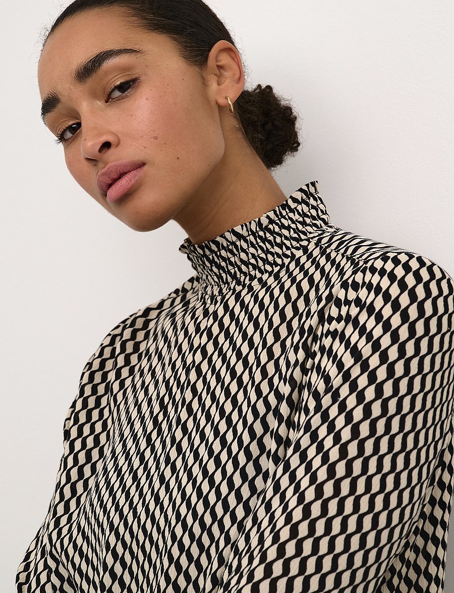 Kaffe - KAamber Smock Blouse Printed - långärmade blusar - black_white wavy print - 5