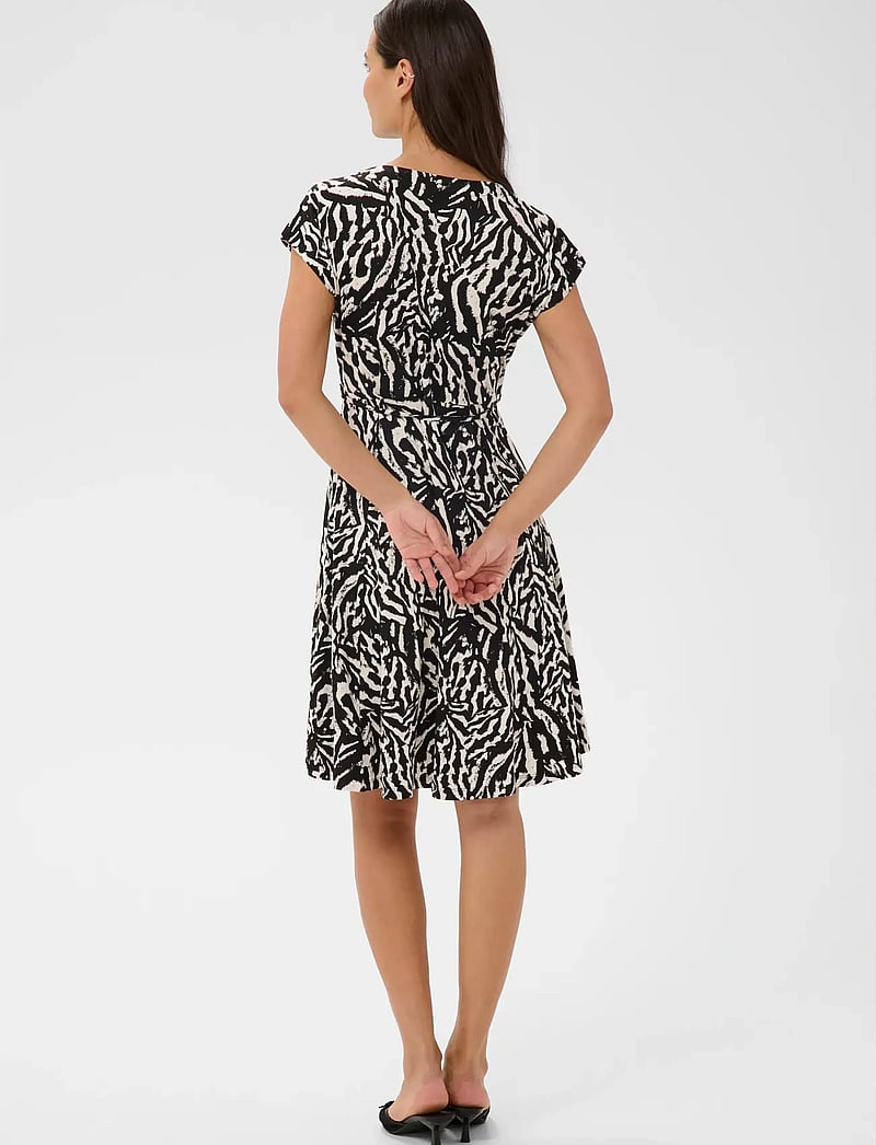 Kaffe - KAbella Jersey Dress - sommerkleider - black deep/chalk s animal - 4