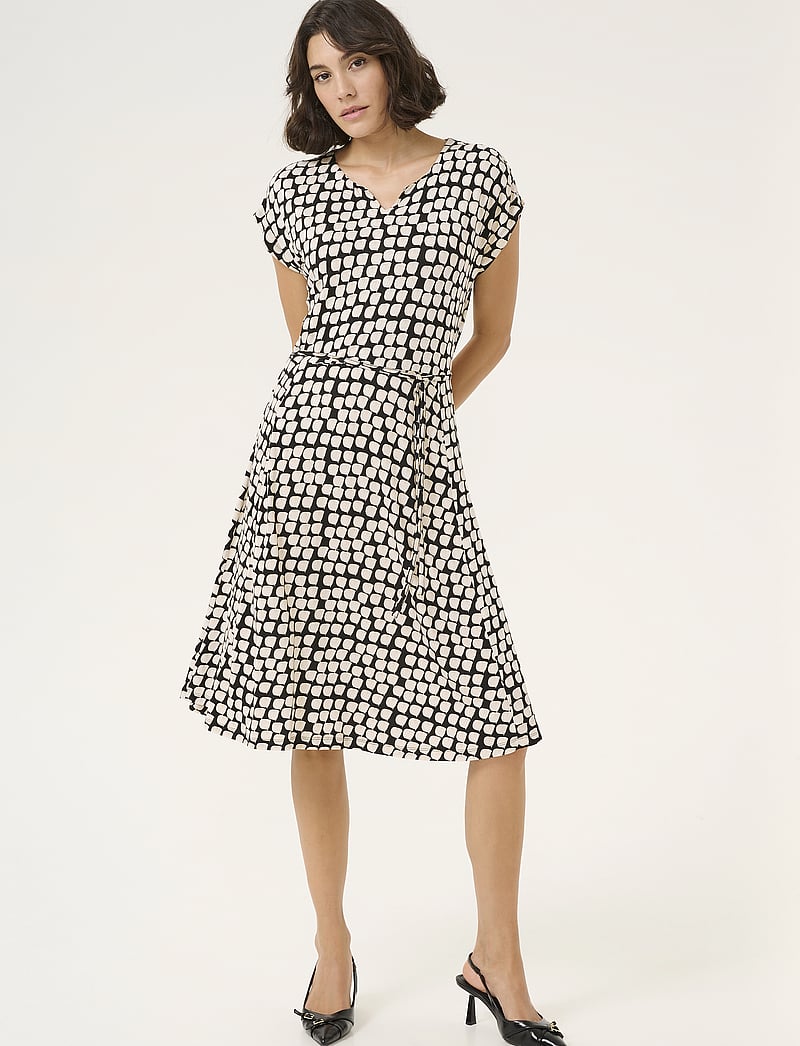 Kaffe - KAbella Jersey Dress - sommarklänningar - black_sand graphic dot - 0