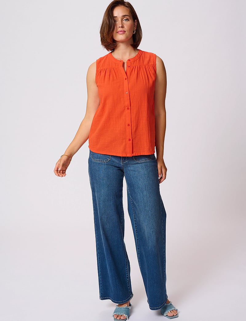 Kaffe - KApauline Top - Ærmeløse bluser - grenadine - 3