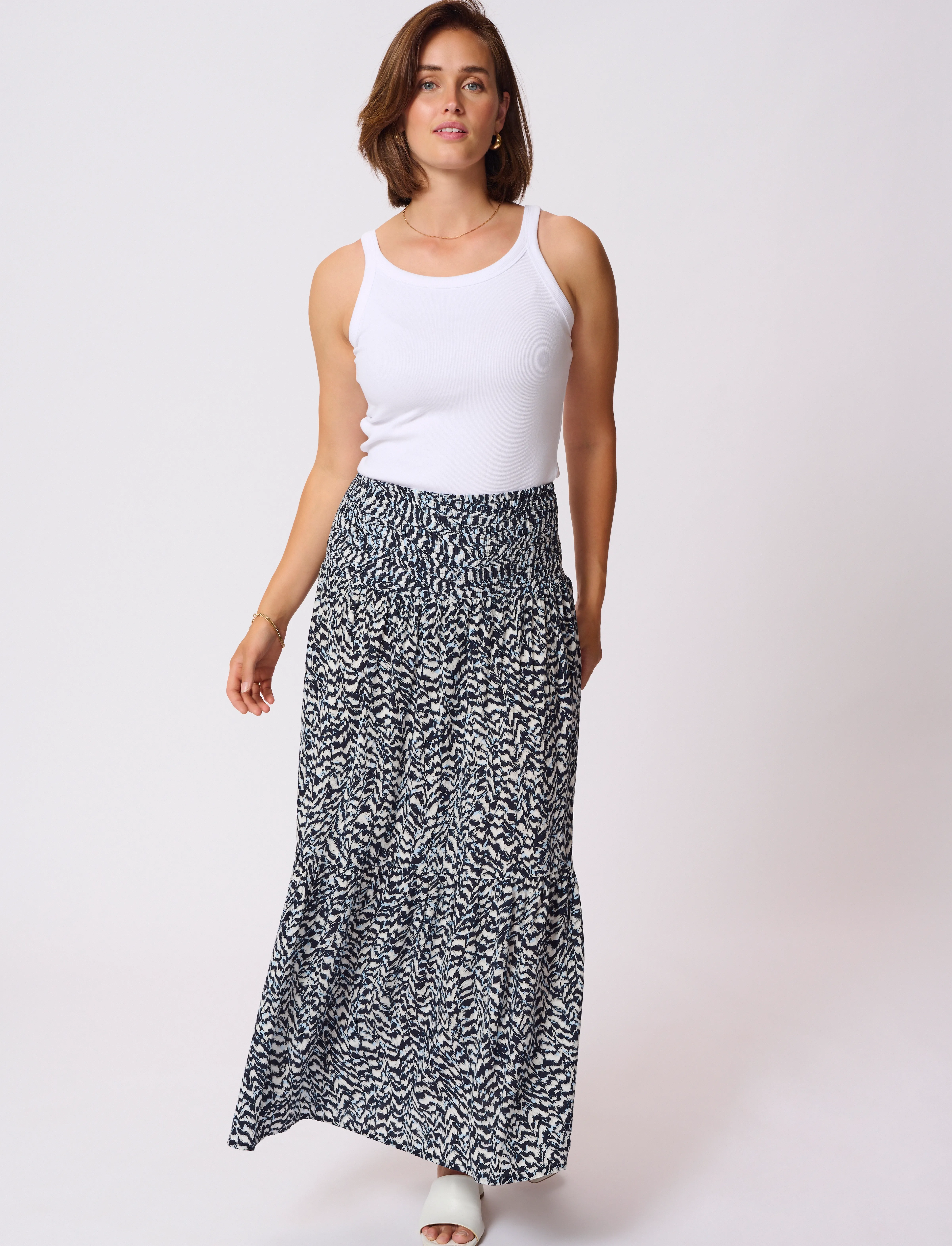 Kaffe - KAmaxi Smock Skirt - blue / white graphic print - 3