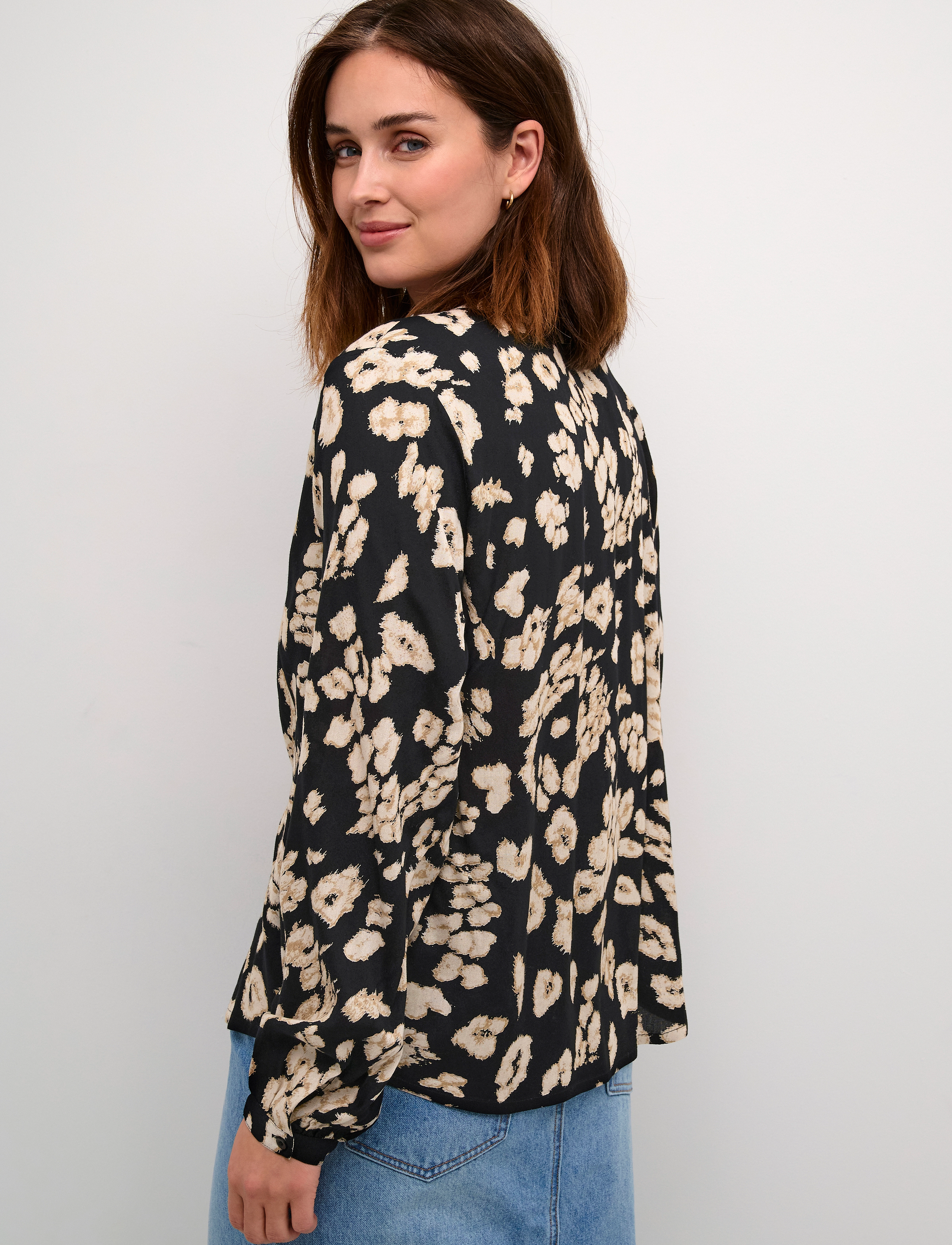 Kaffe - KAbeathe Blouse - langärmlige blusen - black/sand leo print - 4