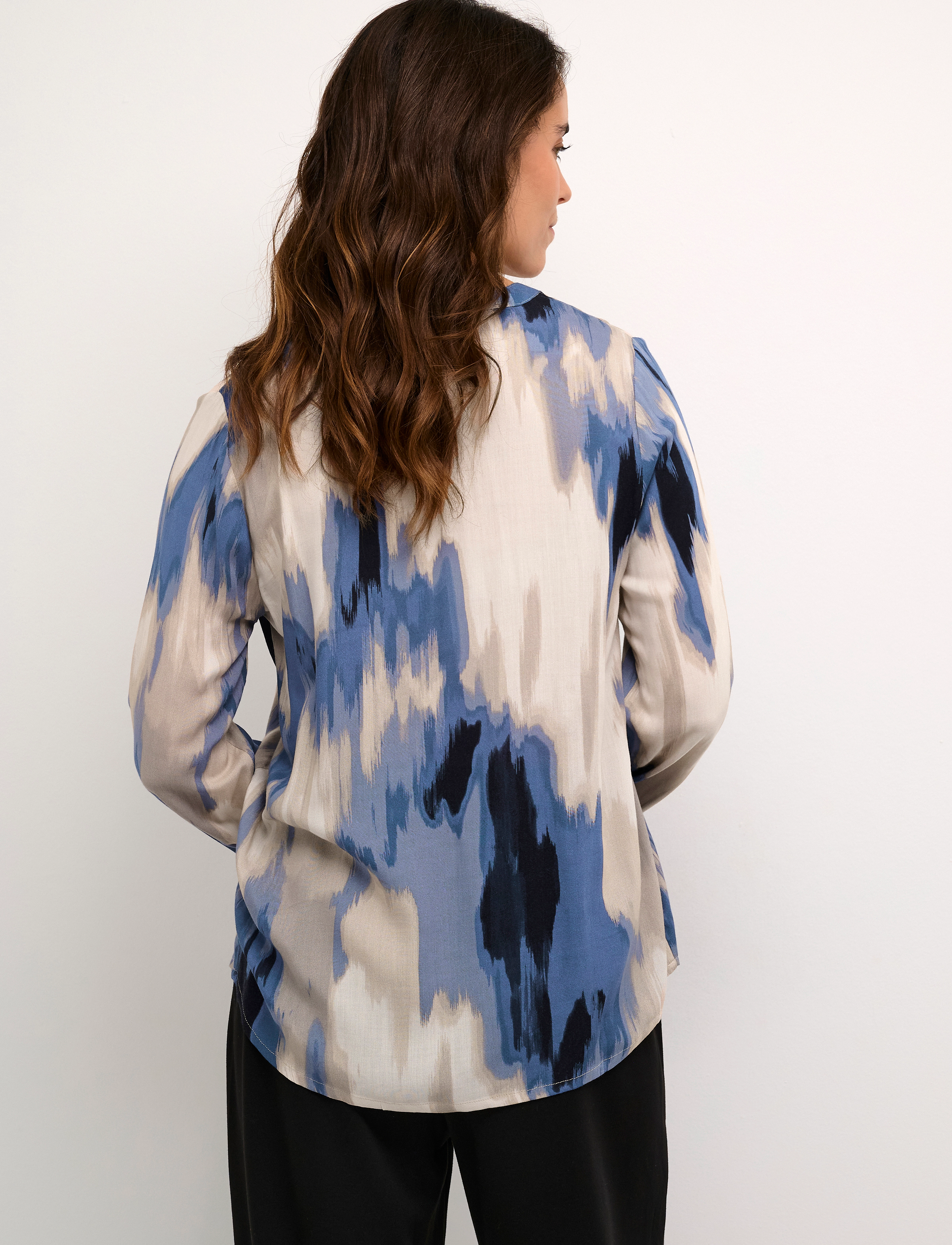Kaffe - KAbeathe Blouse - pitkähihaiset puserot - blue abstract print - 4