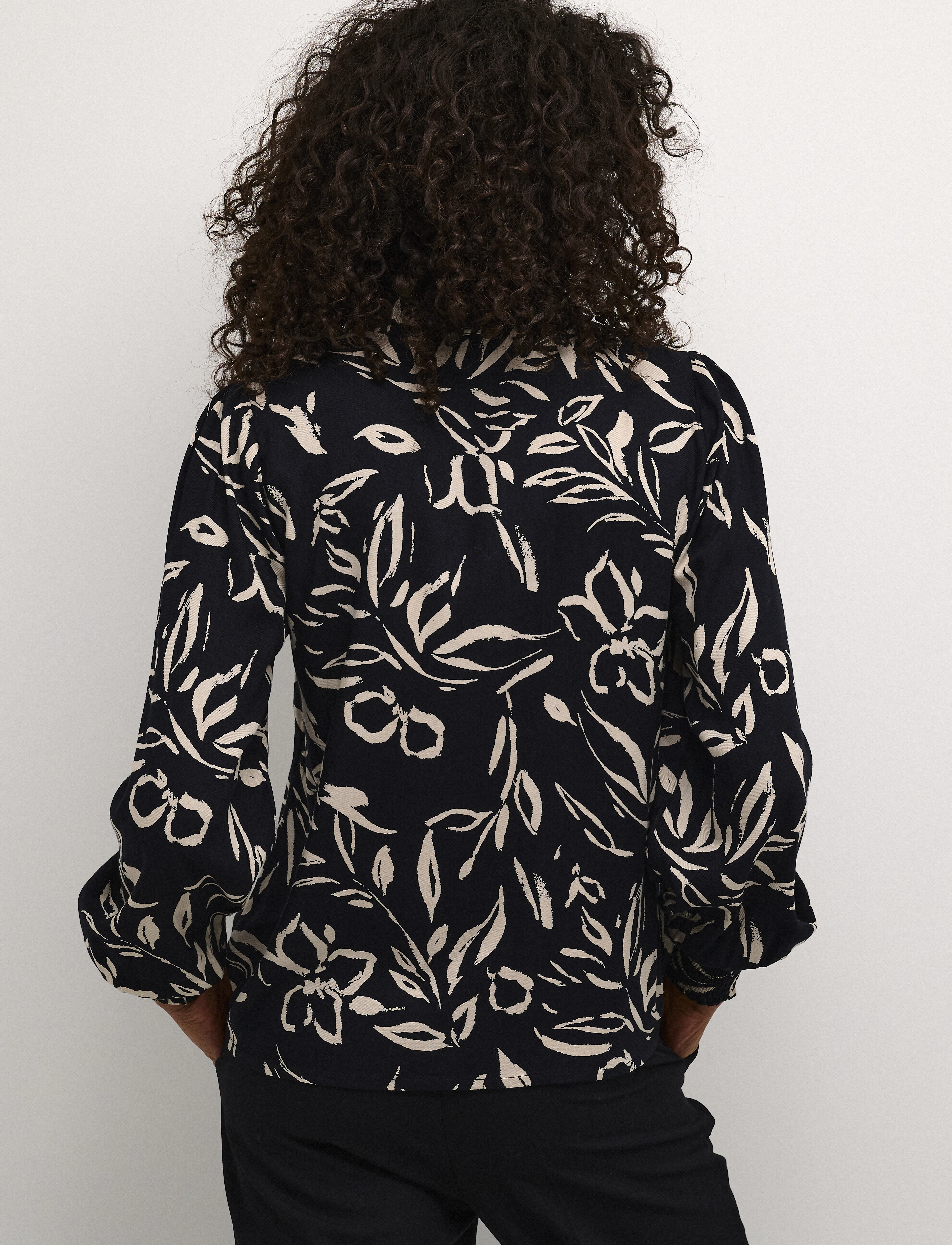 Kaffe - KAforrest Shirt - pikkade varrukatega särgid - black/sand painted flower - 4