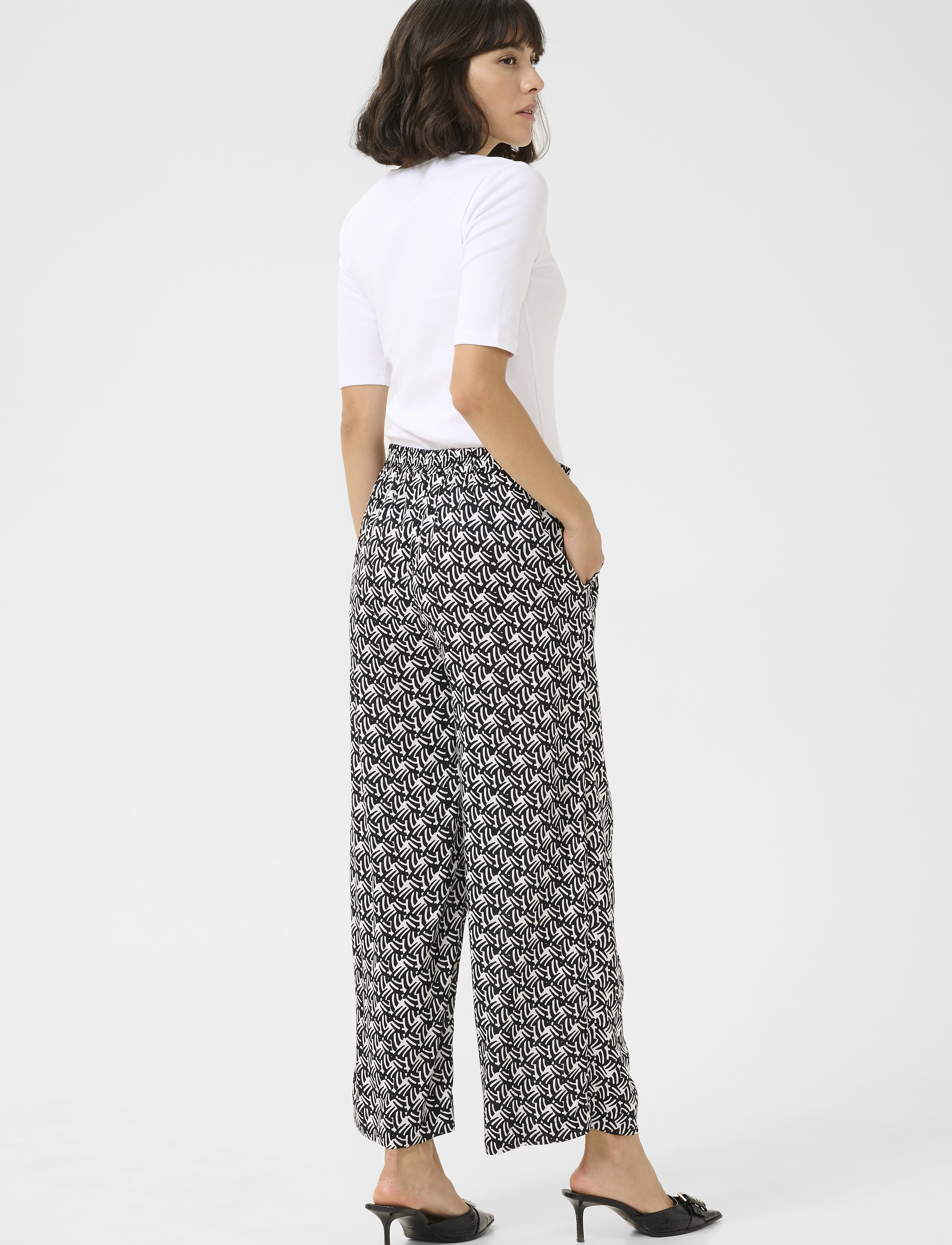 Kaffe - KAsanne Pants - black/moonstruck retro print - 4