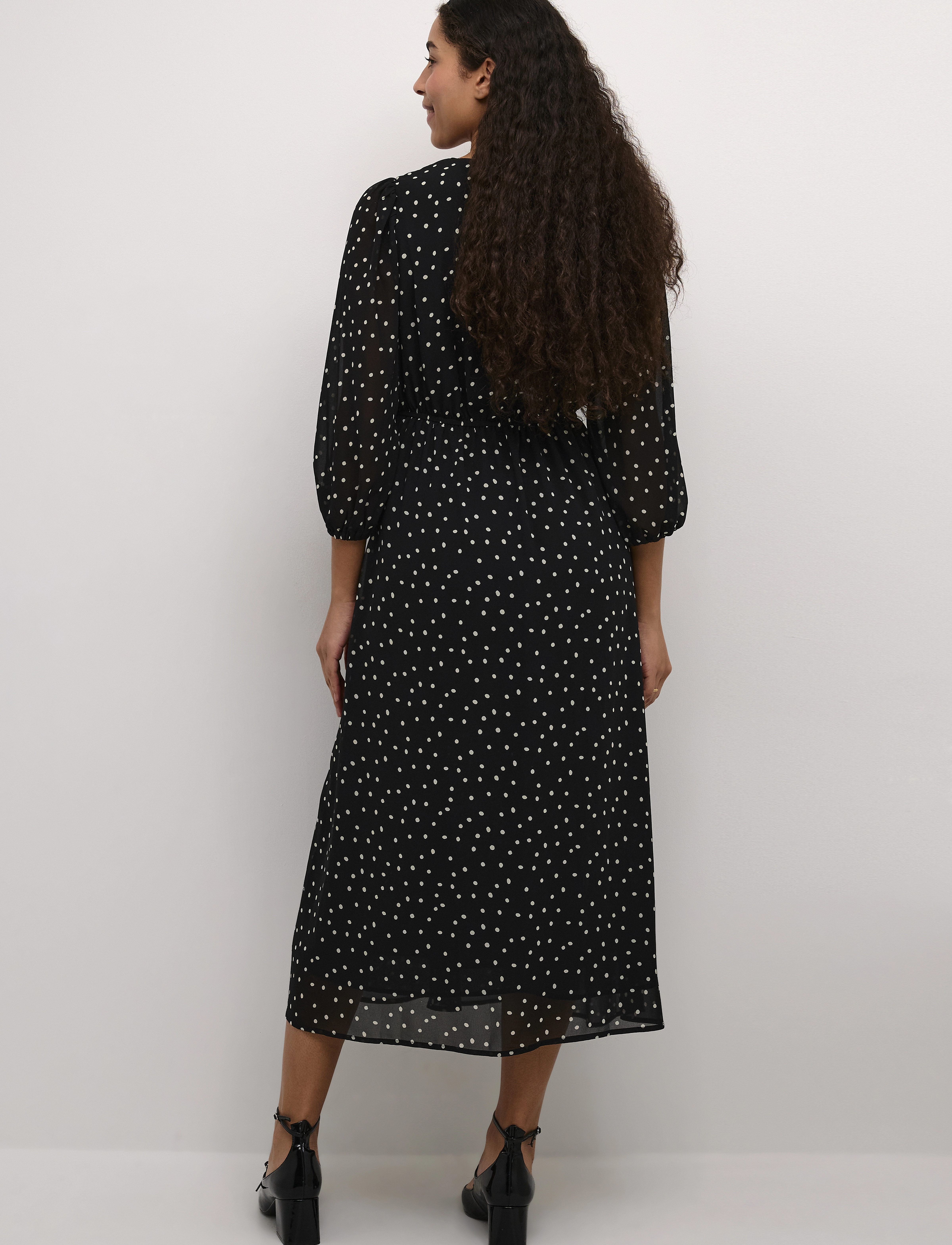 Kaffe - KAsally Dress - midi garuma kleitas - black/white dot - 3