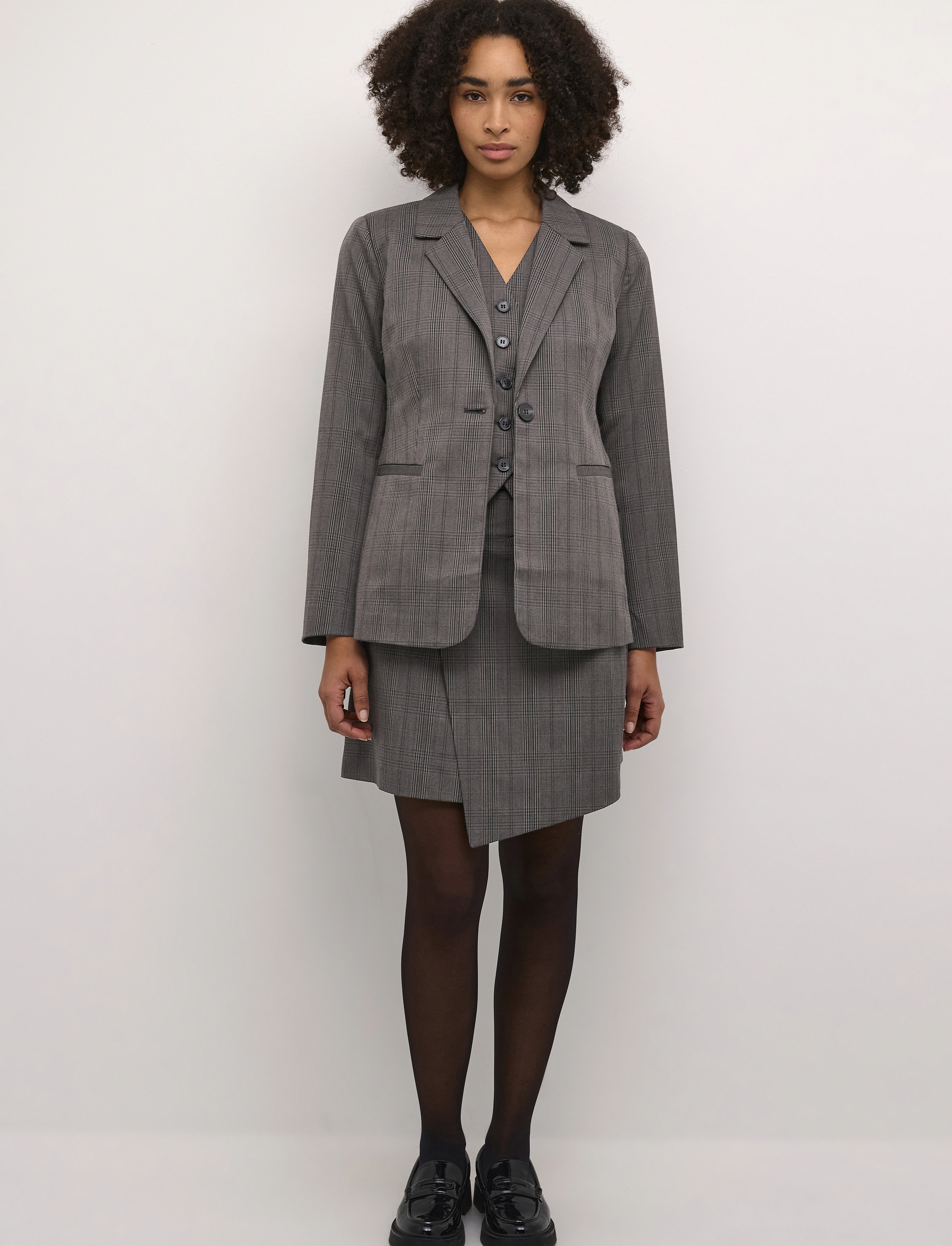 Kaffe - KAdori Wrap Skirt - kurze röcke - grey/black check - 3