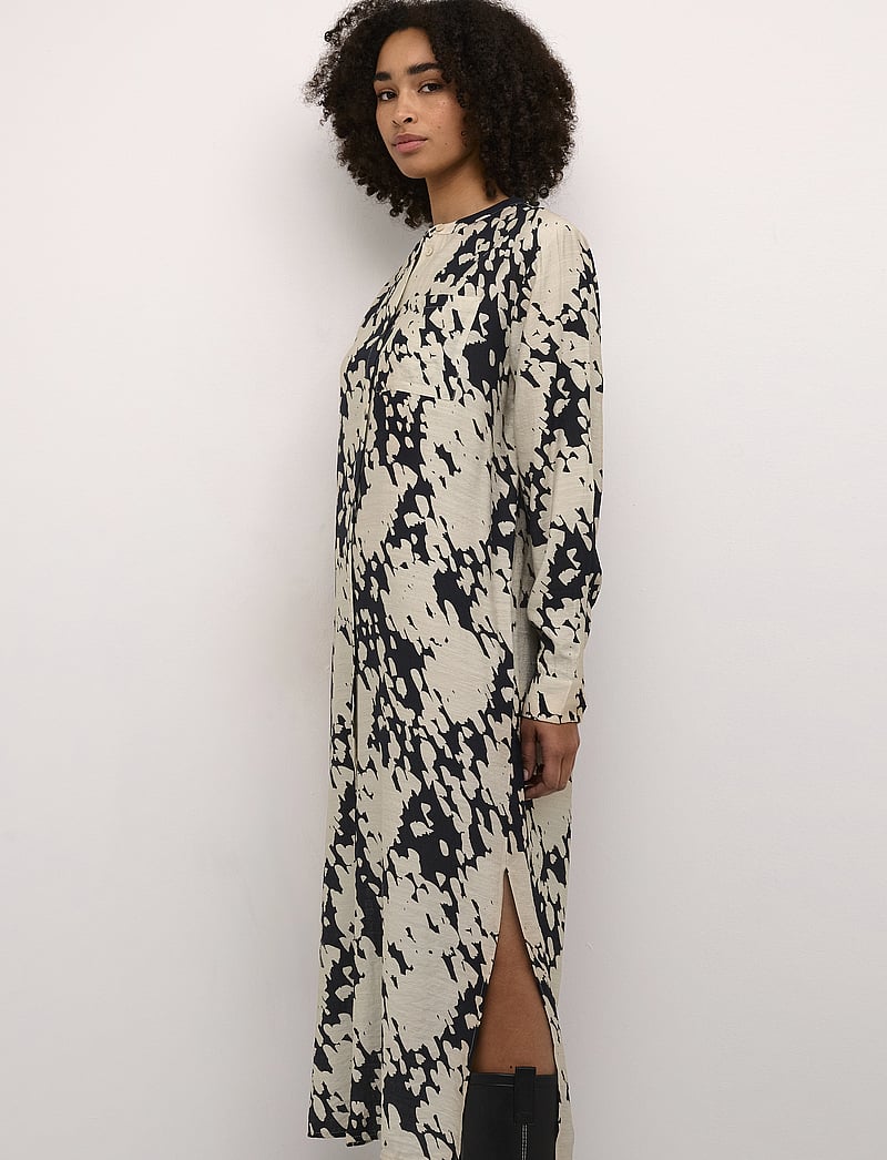 Kaffe - KAlouise Shirt Dress - midi kjólar - black/sand graphic cloud - 4