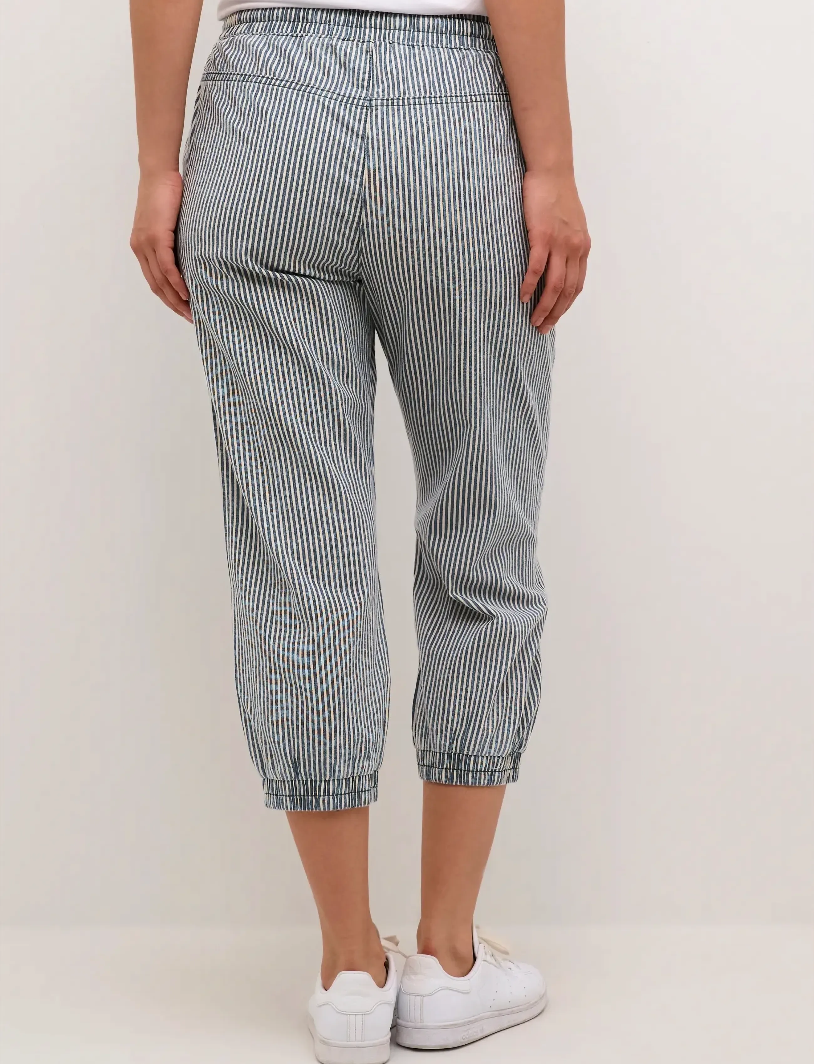 Kaffe - KAnaya Striped Capri Pants - joggers - midnight/white stripe - 5