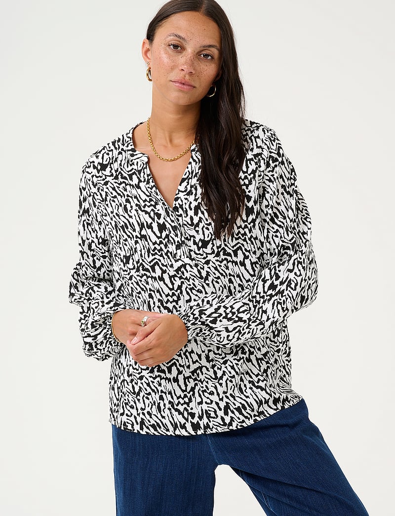 Kaffe - KAmathilde Blose - pitkähihaiset puserot - chalk/black graphic lines - 0