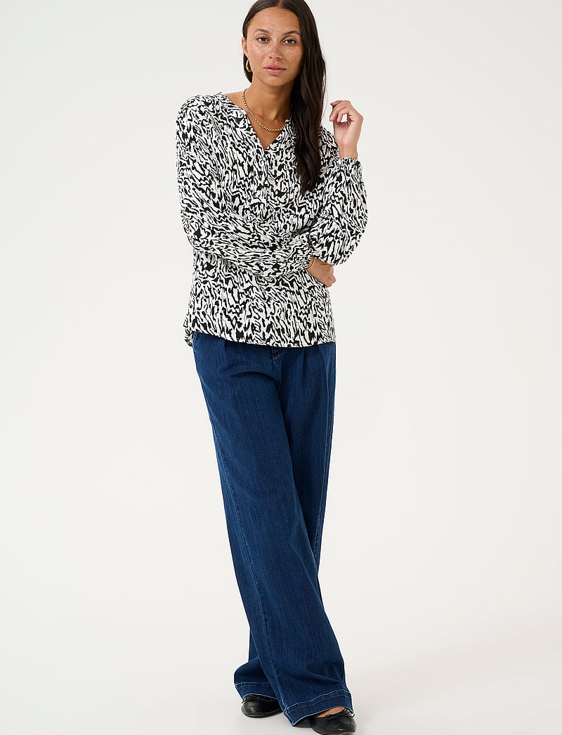 Kaffe - KAmathilde Blose - pitkähihaiset puserot - chalk/black graphic lines - 3