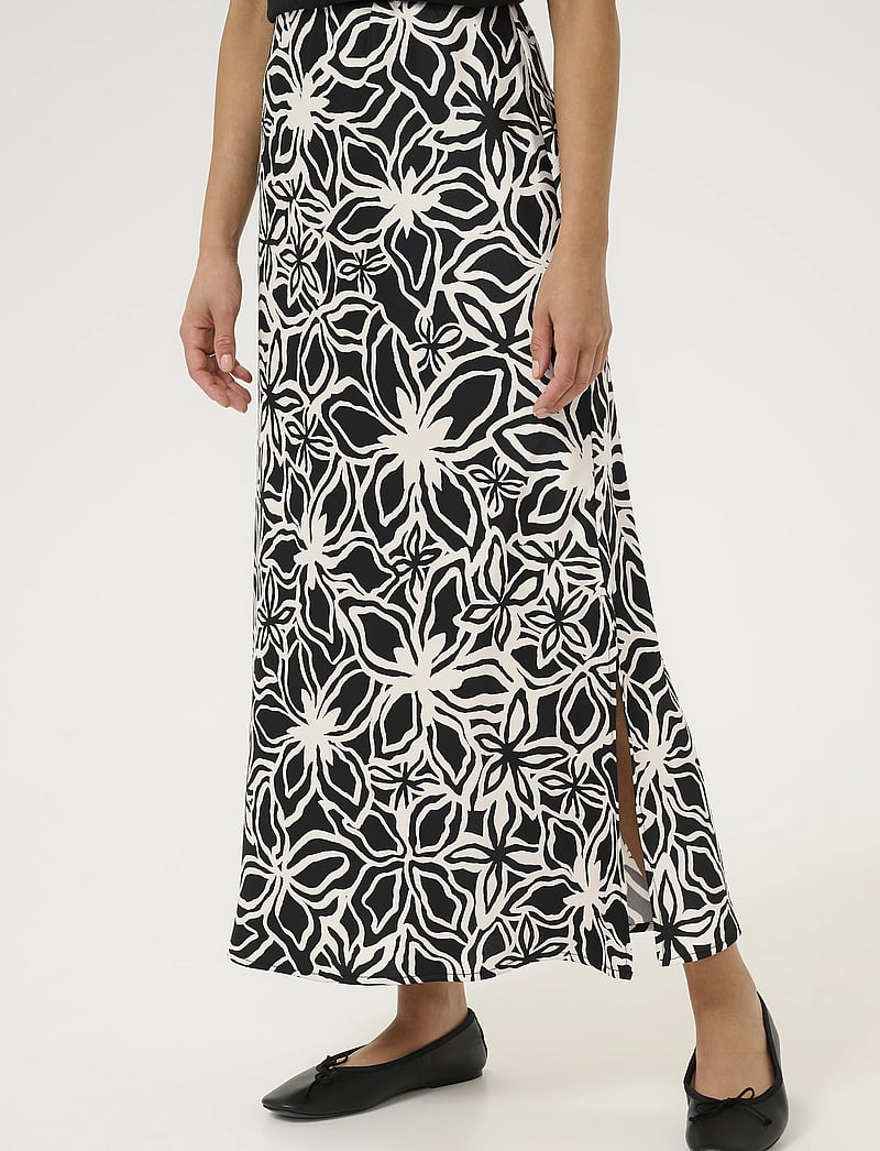 Kaffe - KAvera Skirt - maxi röcke - black / light beige flower - 0