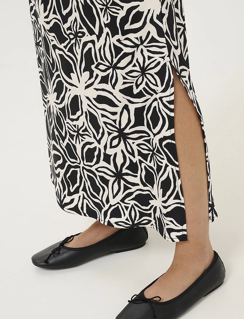 Kaffe - KAvera Skirt - maxi röcke - black / light beige flower - 5