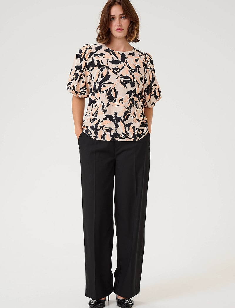 Kaffe - KApaco Blouse - kurzämlige blusen - beige/black/peach blurry leaf - 3