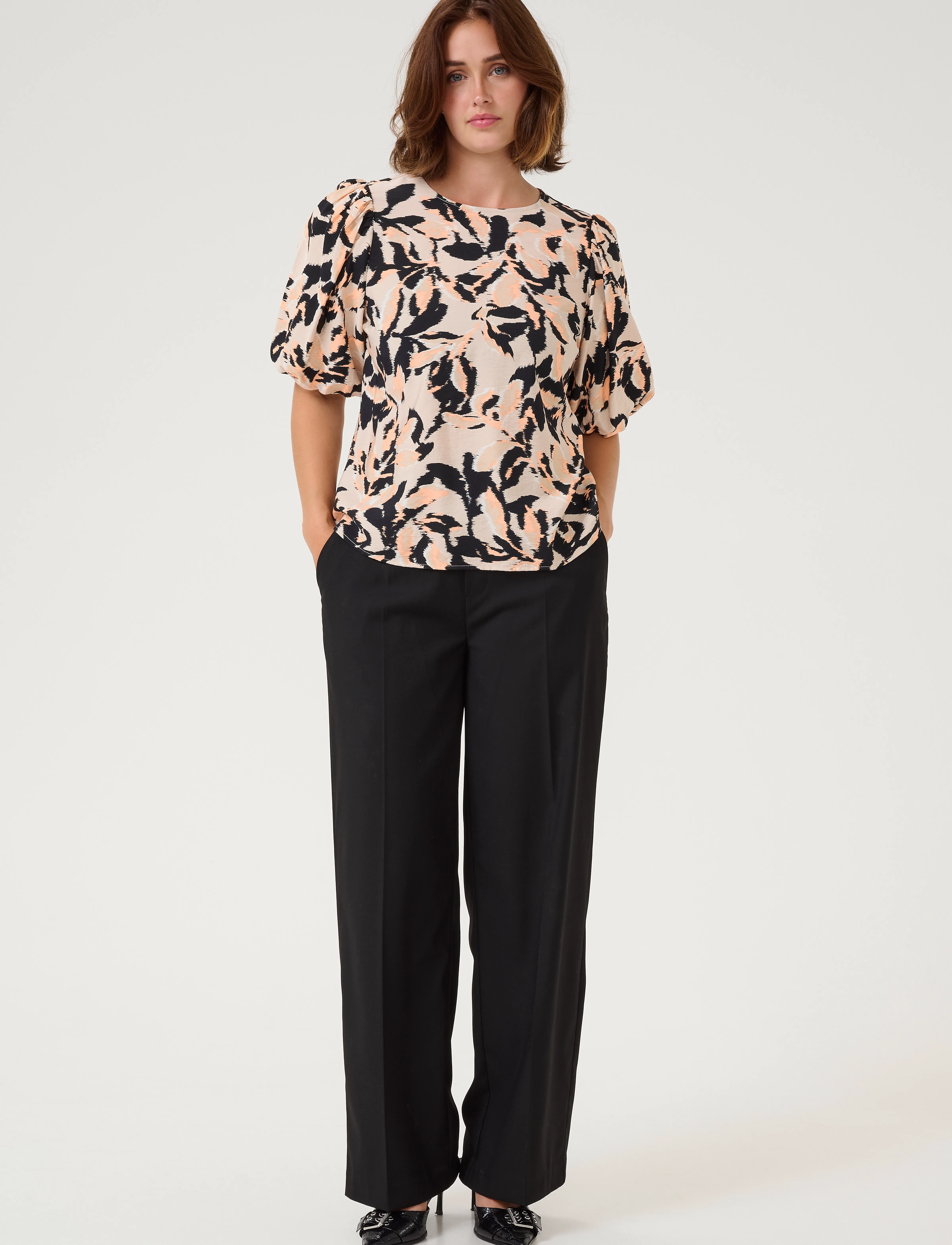 Kaffe - KApaco Blouse - blouses à manches courtes - beige/black/peach blurry leaf - 3