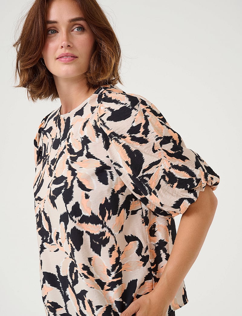 Kaffe - KApaco Blouse - kurzämlige blusen - beige/black/peach blurry leaf - 5