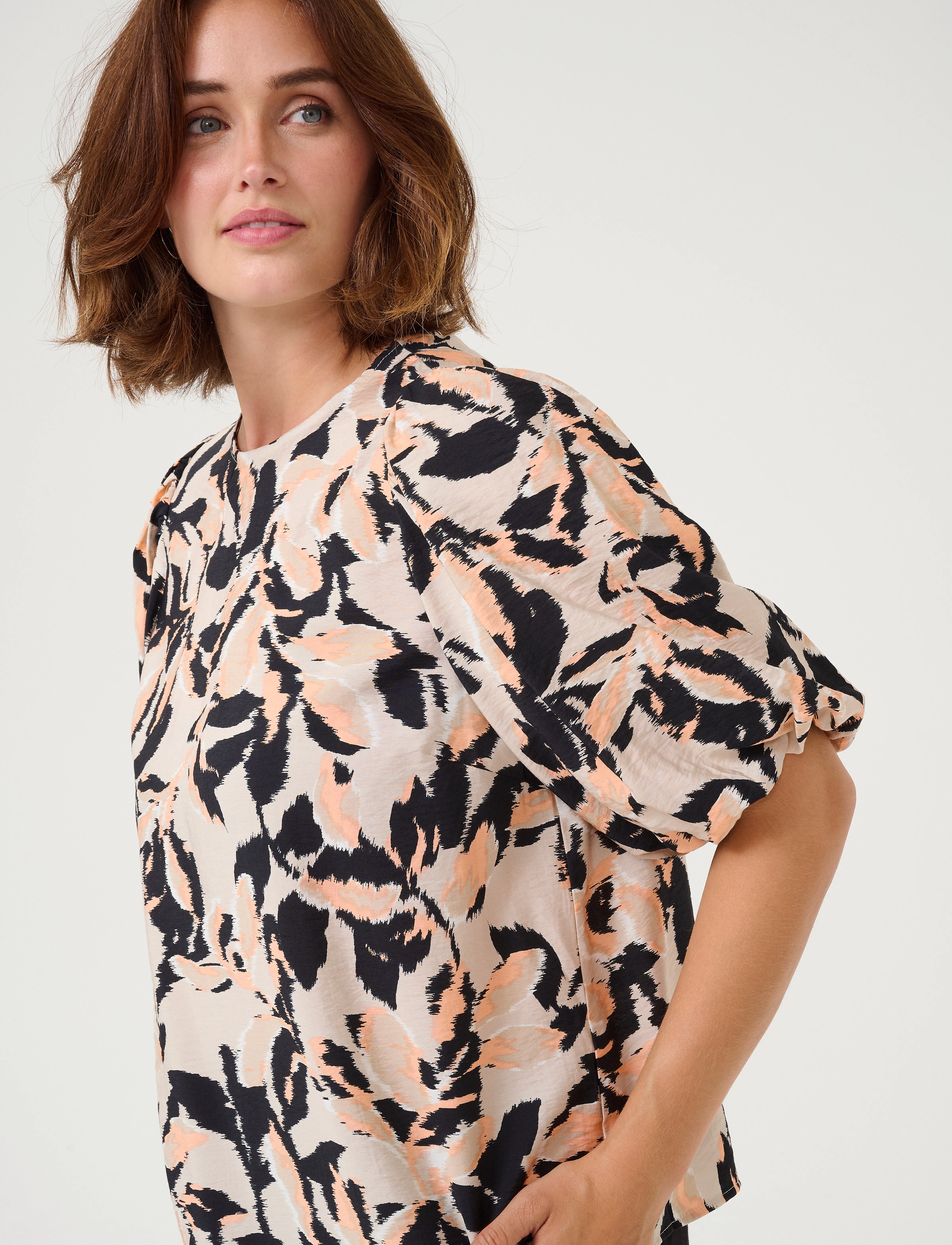 Kaffe - KApaco Blouse - blouses à manches courtes - beige/black/peach blurry leaf - 5