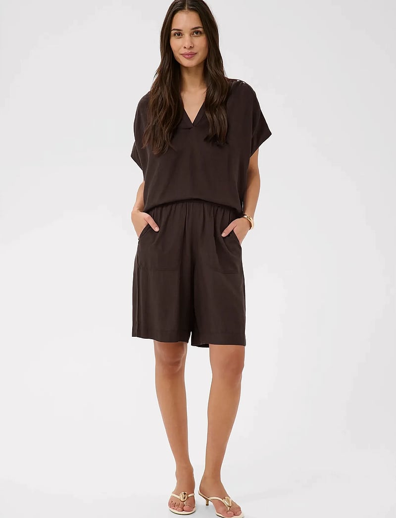 Kaffe - KAmilia Shorts - linased lühikesed püksid - black coffee - 3