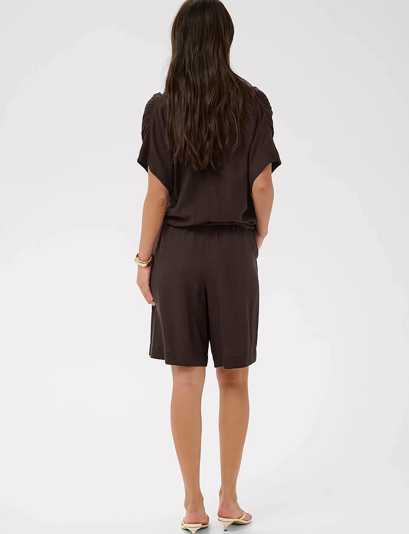 Kaffe - KAmilia Shorts - linased lühikesed püksid - black coffee - 4