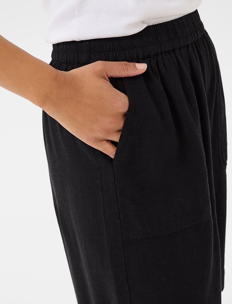 Kaffe - KAmilia Shorts - pellava shortsit - black deep - 5