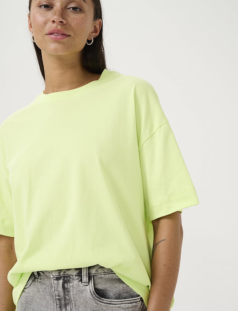 Kaffe - KAtomina T-Shirt - t-shirts - lettuce green - 5