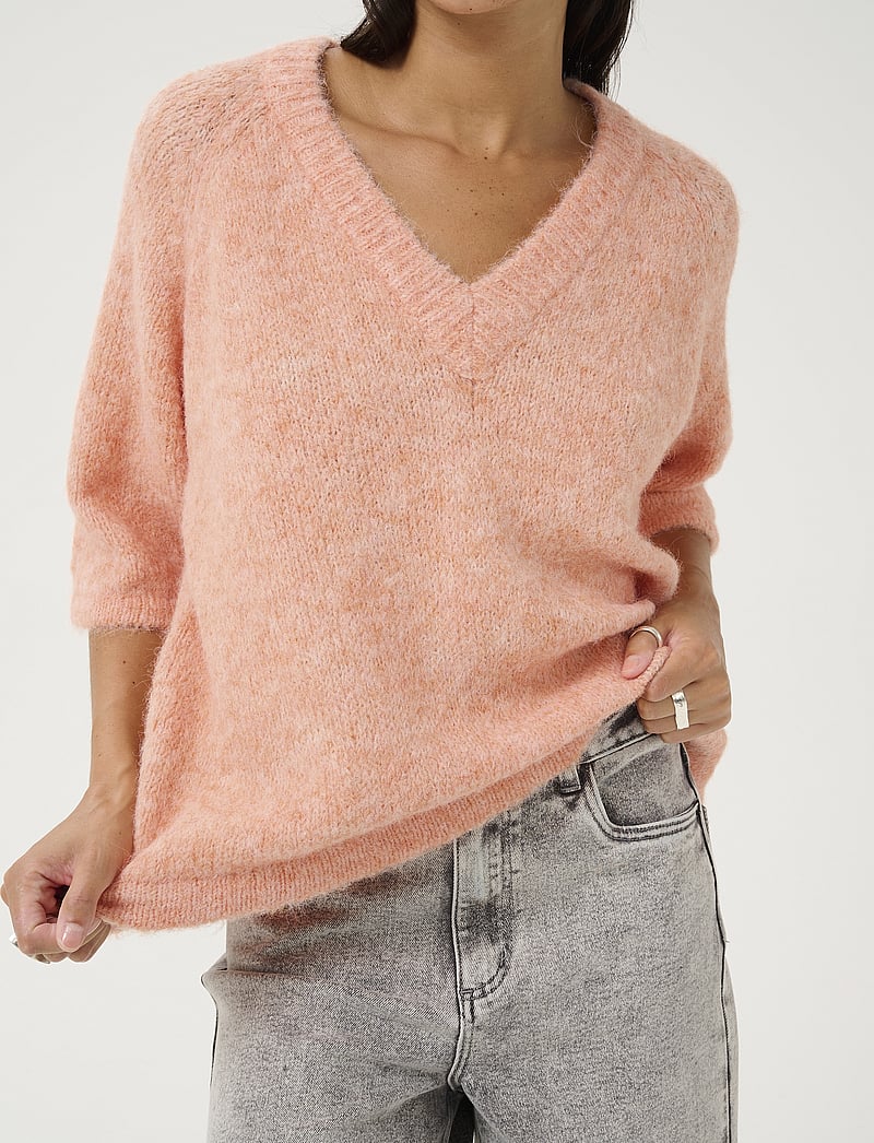 Kaffe - KAemilie V-neck Pullover - stickade tröjor - peach nectar - 5