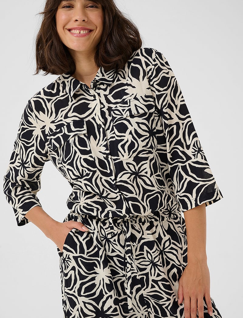 Kaffe - KAsanne Plain Weave Jumpsuit Printe - jumpsuits - black / light beige flower - 4