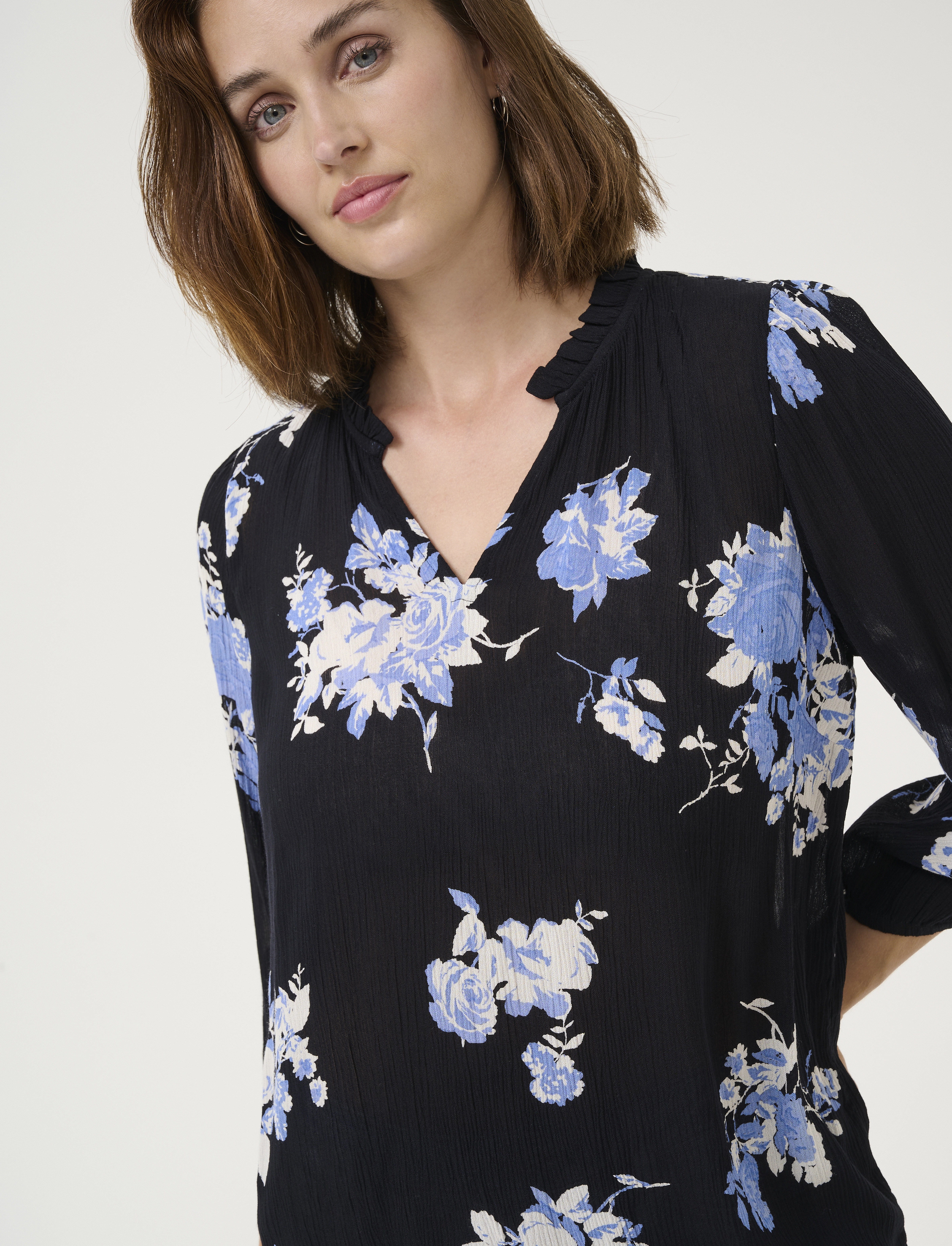 Kaffe - KAedita Amber Blouse - pikkade varrukatega pluusid - black / blue flower print - 5
