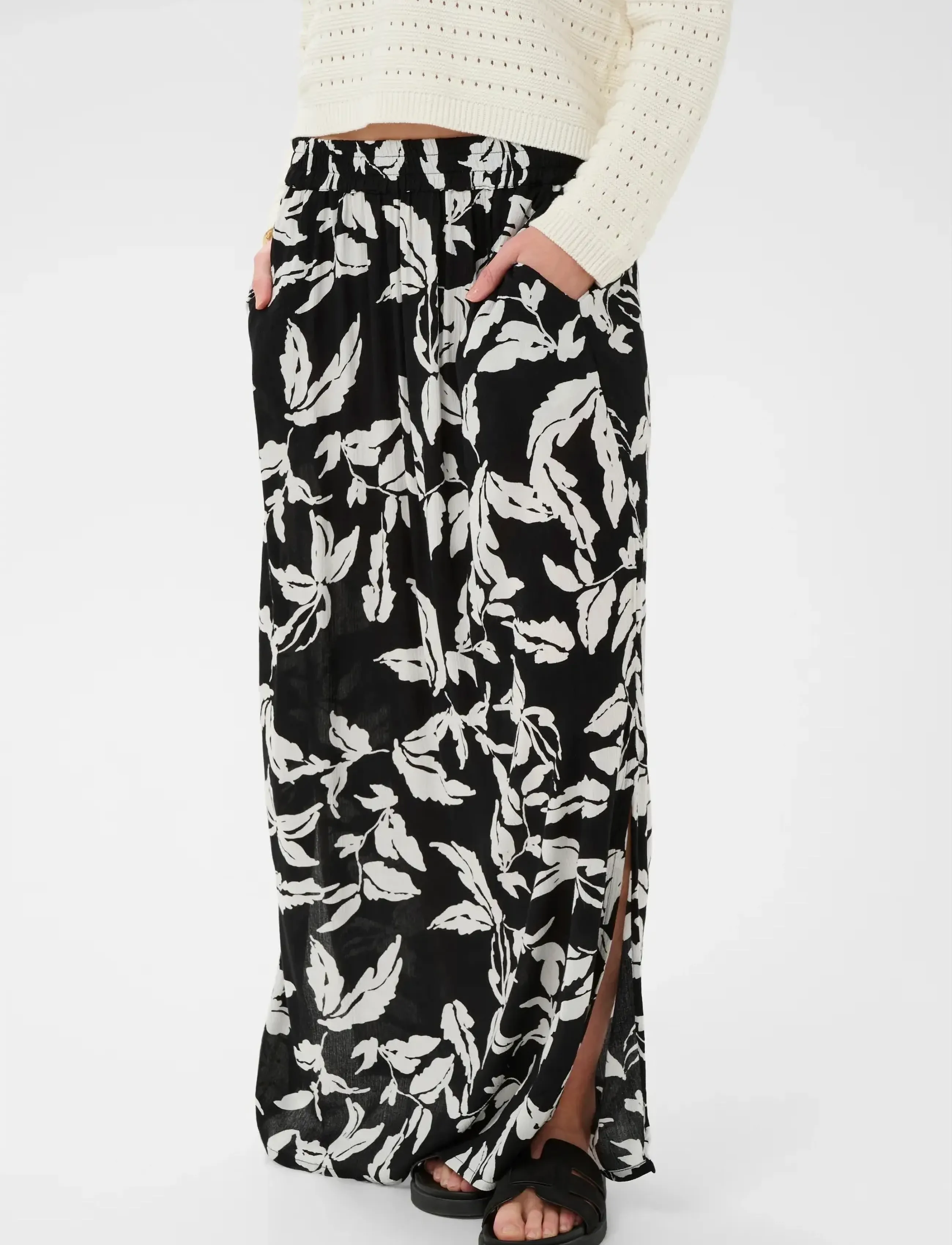 Kaffe KAedita Amber Skirt - Maxi nederdele - BLACK CHALK LEAVES / black