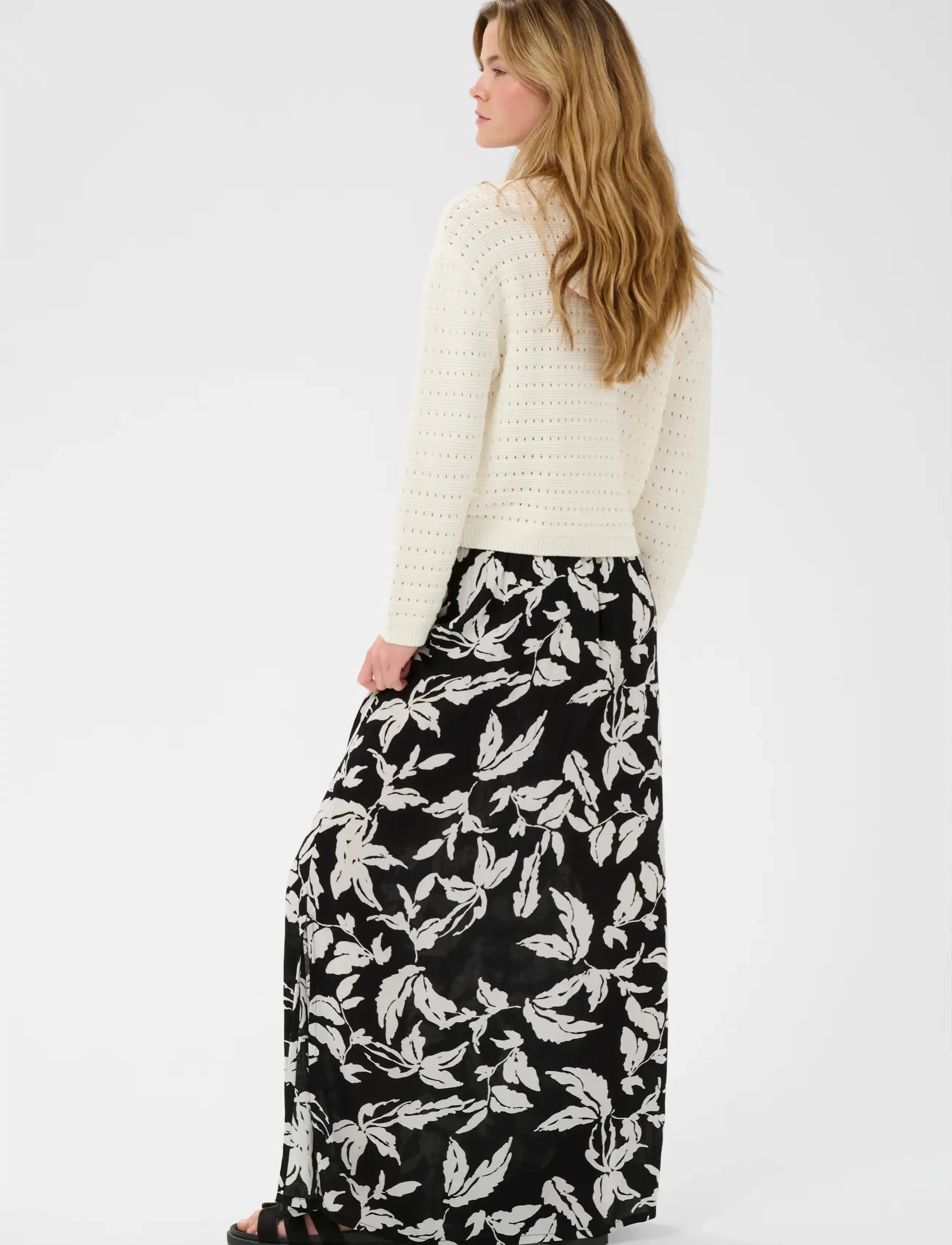 Kaffe - KAedita Amber Skirt - lange rokken - black chalk leaves - 4