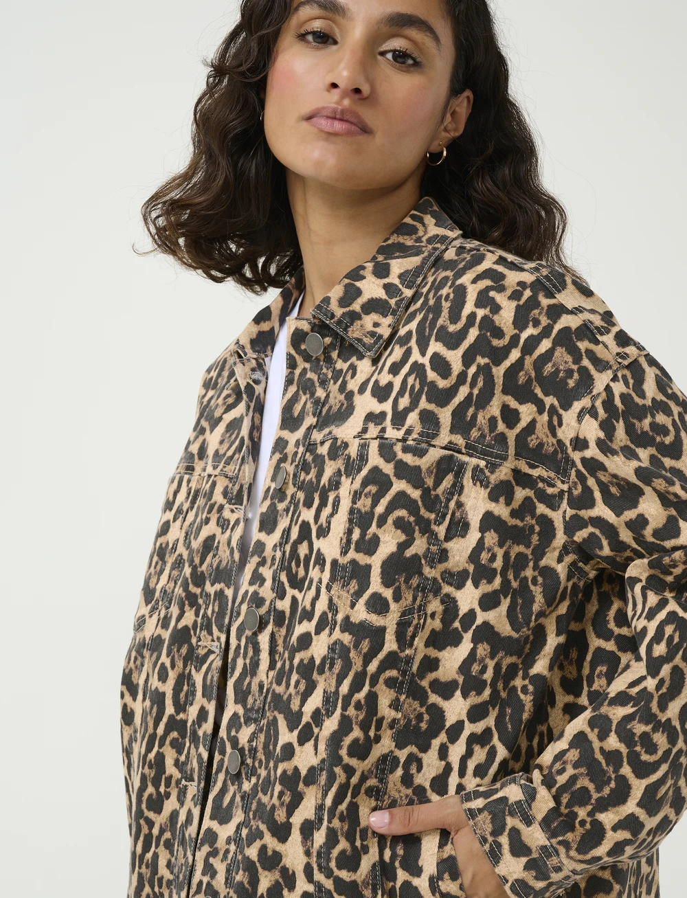 Kaffe - KAleonora Denim Jacket - fashion trends - naturel leopard print - 5