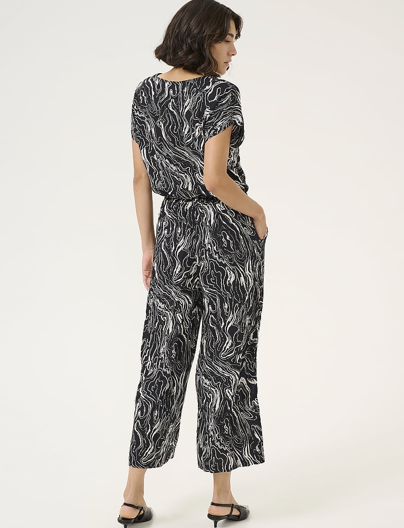 Kaffe - KAmira Plain Weave Jumpsuit Printed - buksedragter - black/chalk graphic print - 3